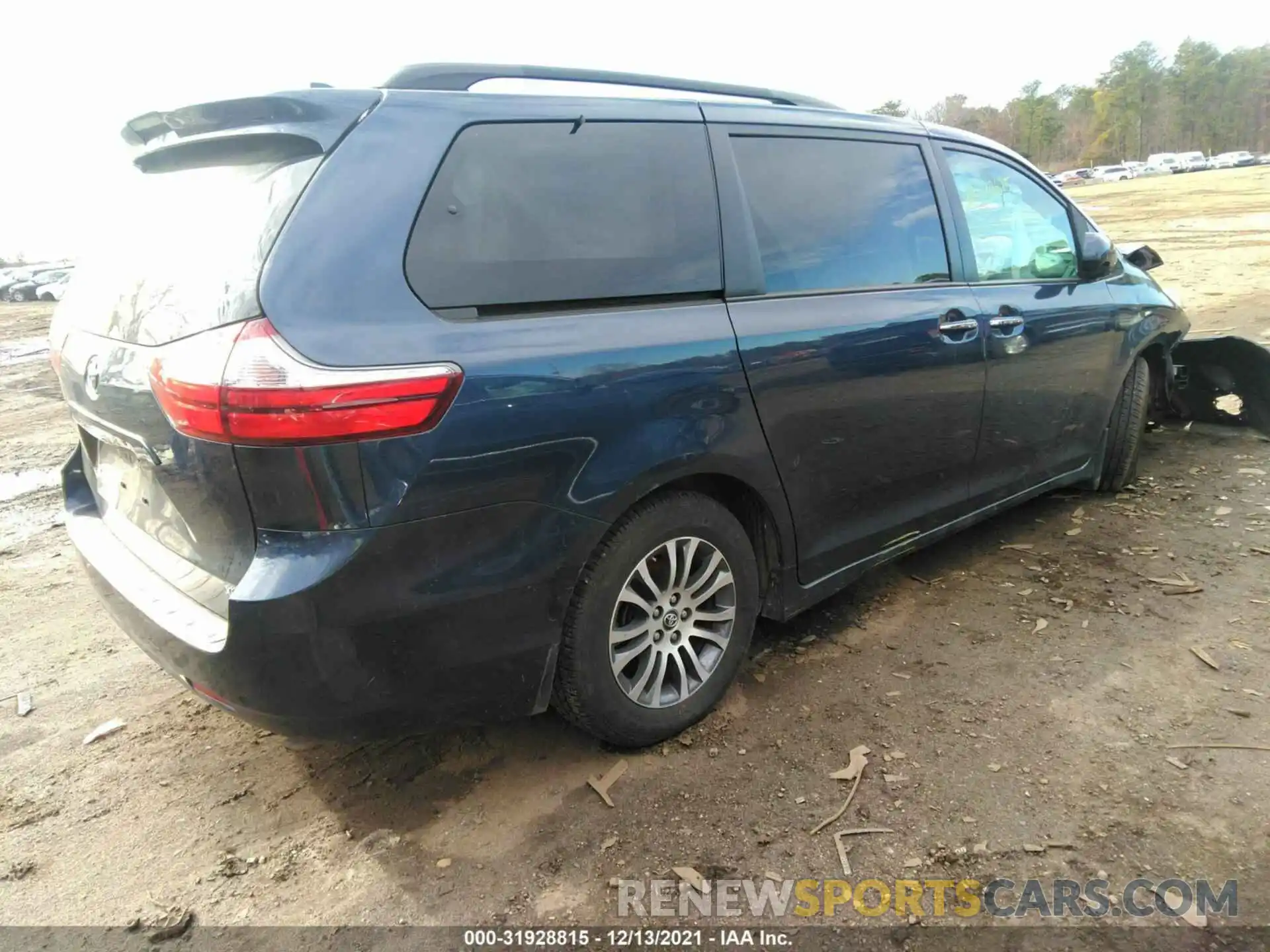 4 Фотография поврежденного автомобиля 5TDYZ3DC2KS979177 TOYOTA SIENNA 2019