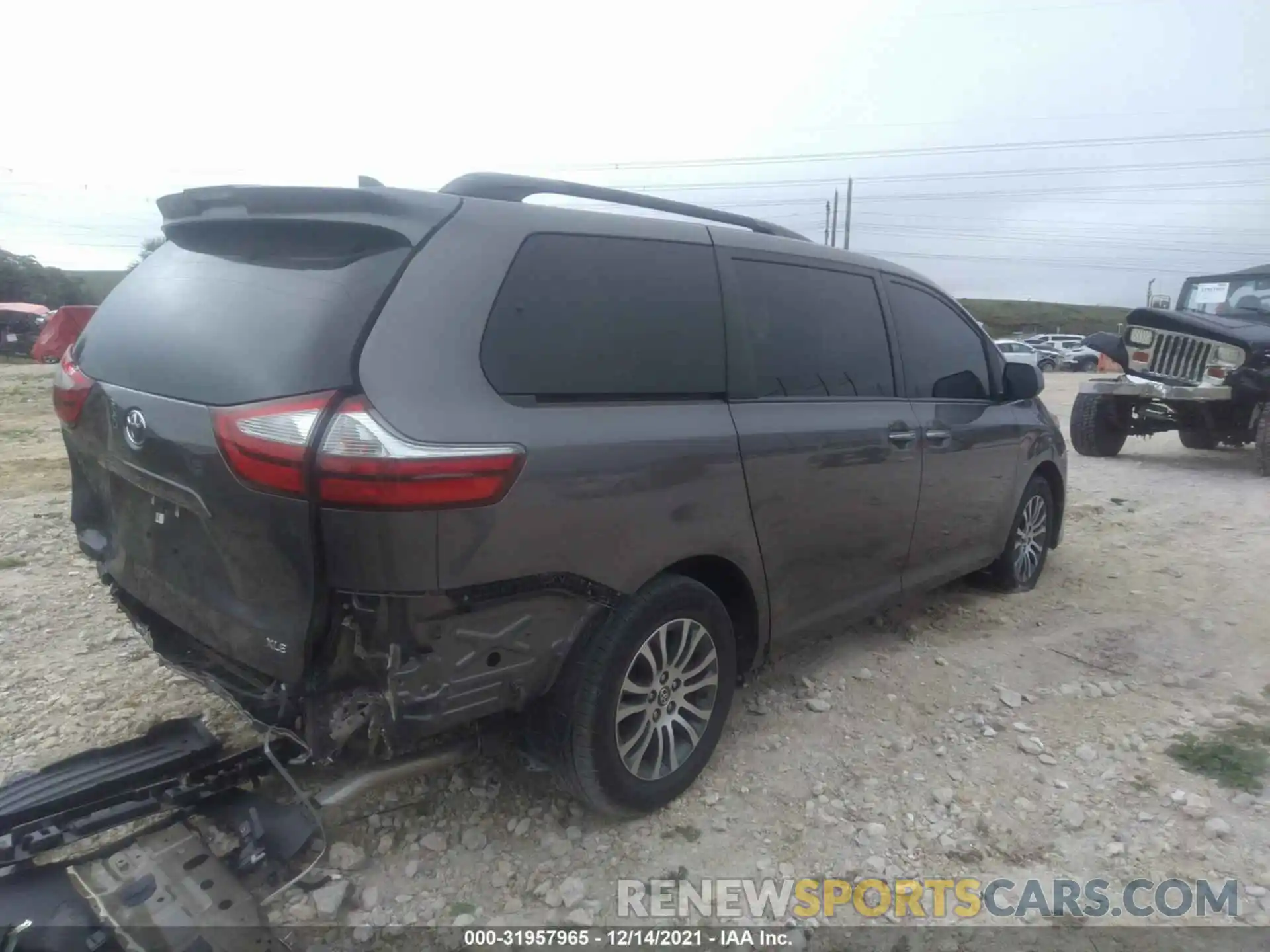 4 Фотография поврежденного автомобиля 5TDYZ3DC2KS980118 TOYOTA SIENNA 2019