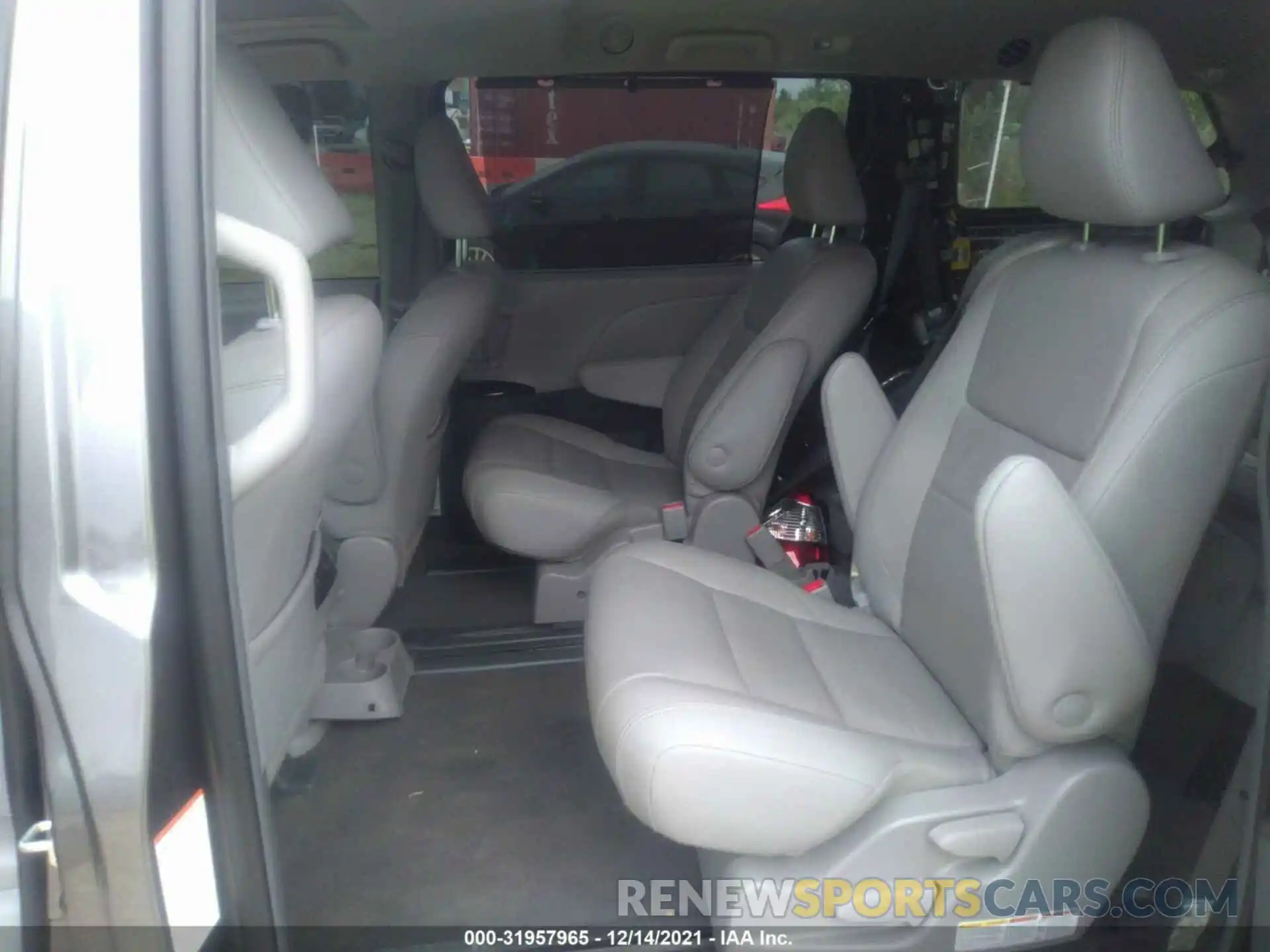 8 Фотография поврежденного автомобиля 5TDYZ3DC2KS980118 TOYOTA SIENNA 2019