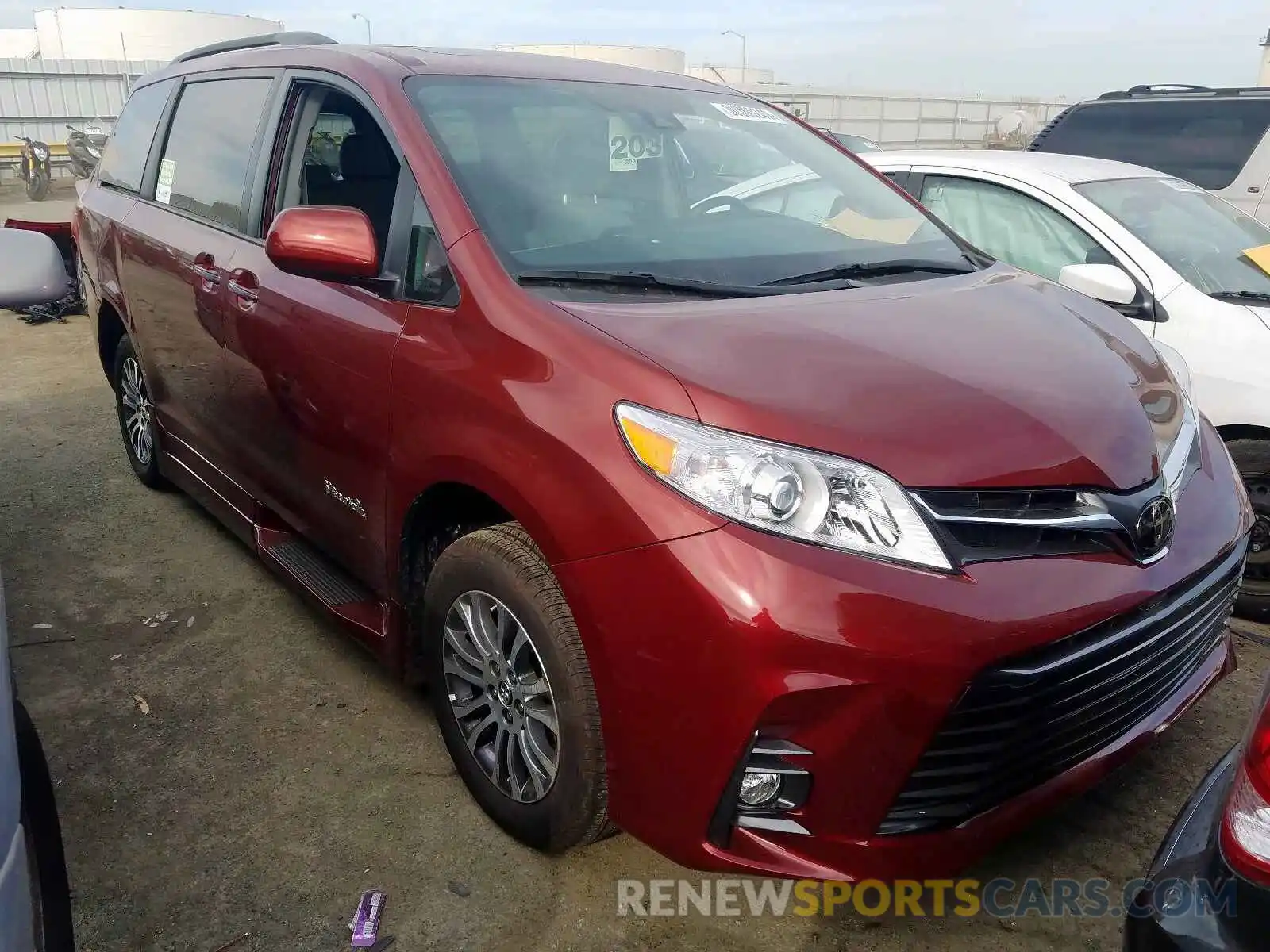 1 Фотография поврежденного автомобиля 5TDYZ3DC2KS980958 TOYOTA SIENNA 2019