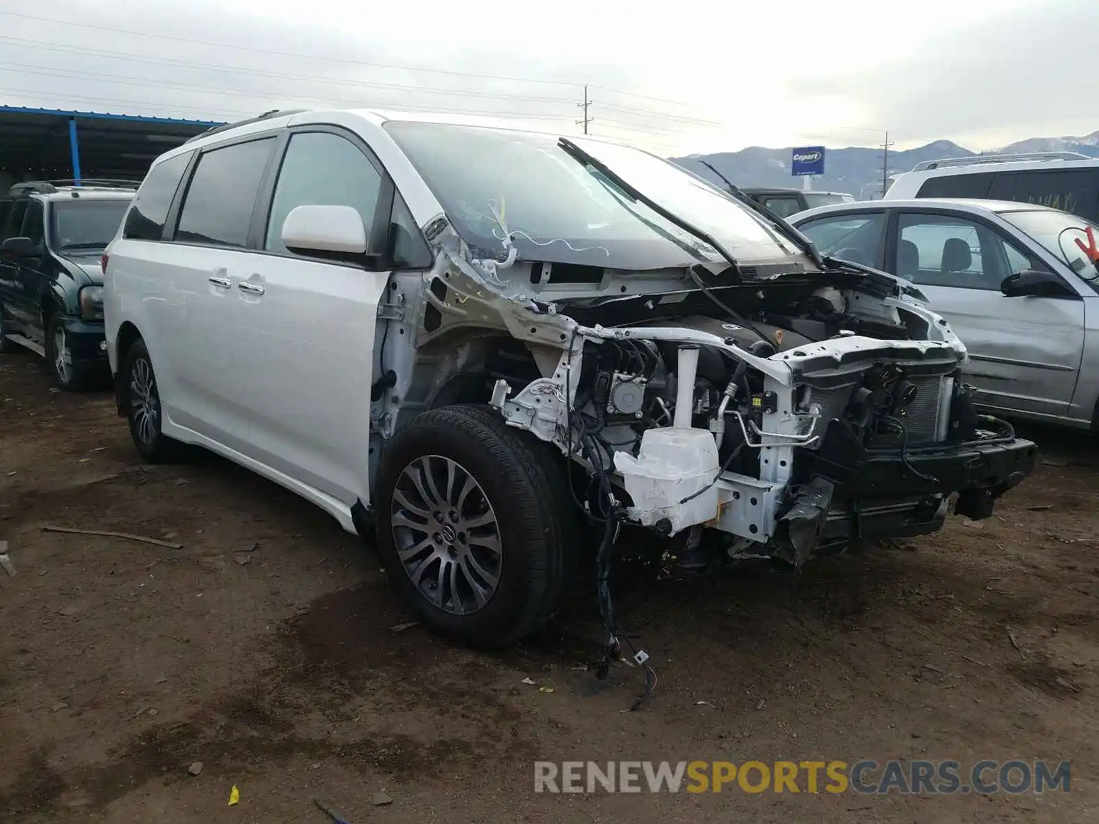 1 Photograph of a damaged car 5TDYZ3DC2KS981981 TOYOTA SIENNA 2019