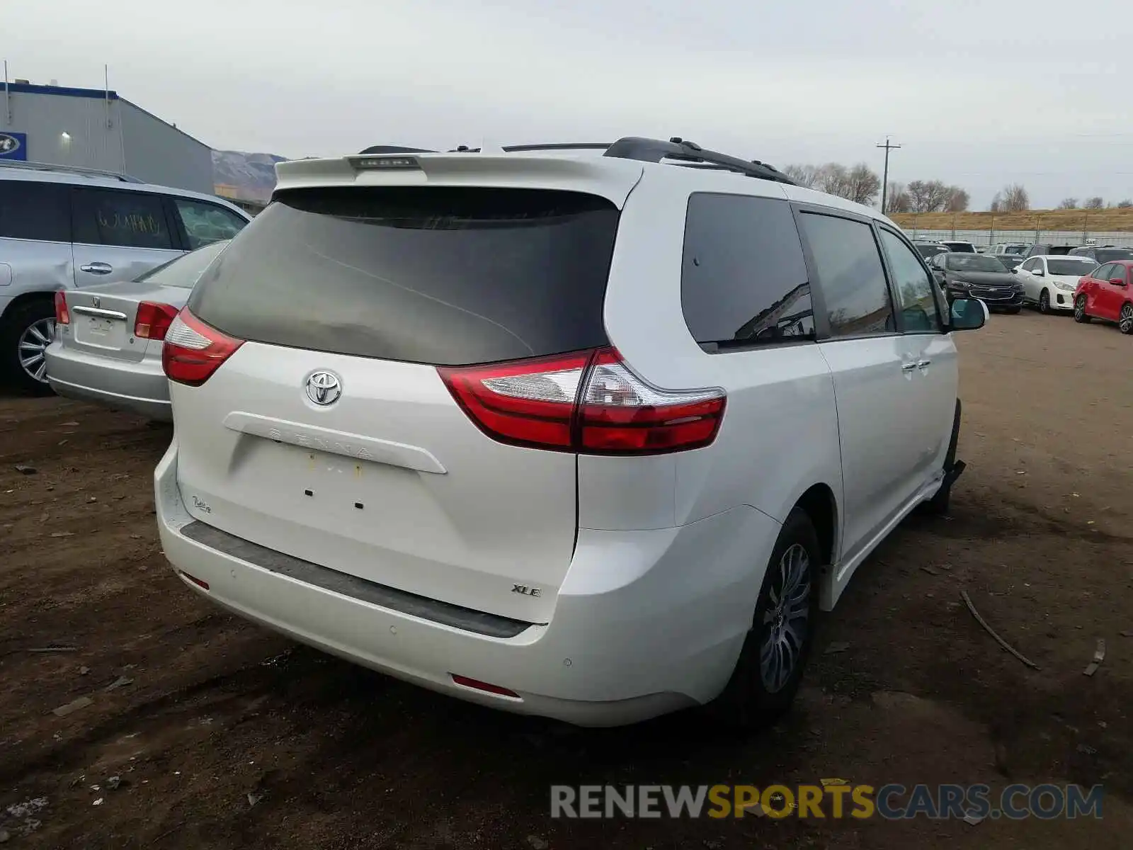 4 Фотография поврежденного автомобиля 5TDYZ3DC2KS981981 TOYOTA SIENNA 2019