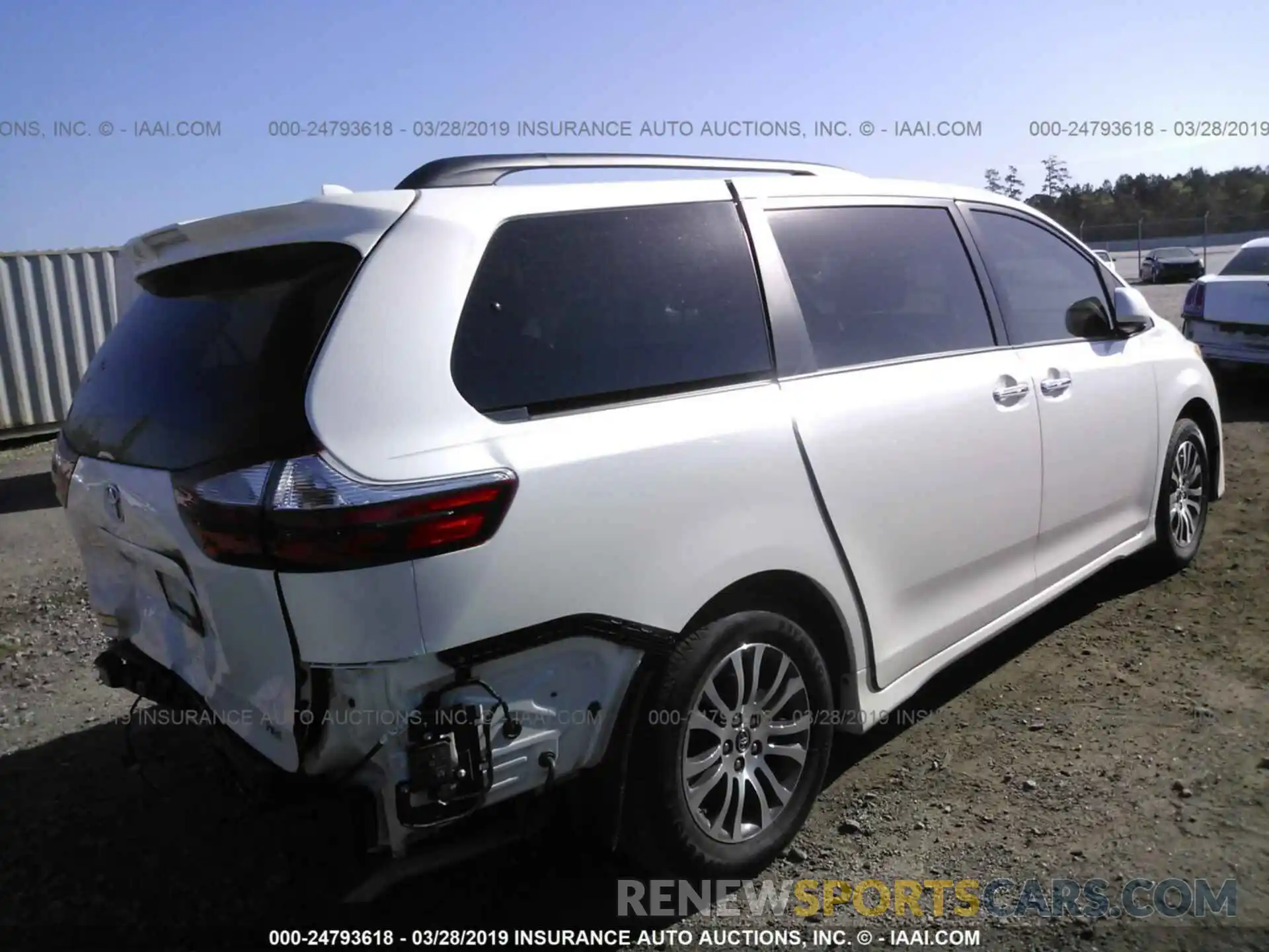 4 Фотография поврежденного автомобиля 5TDYZ3DC2KS982662 TOYOTA SIENNA 2019