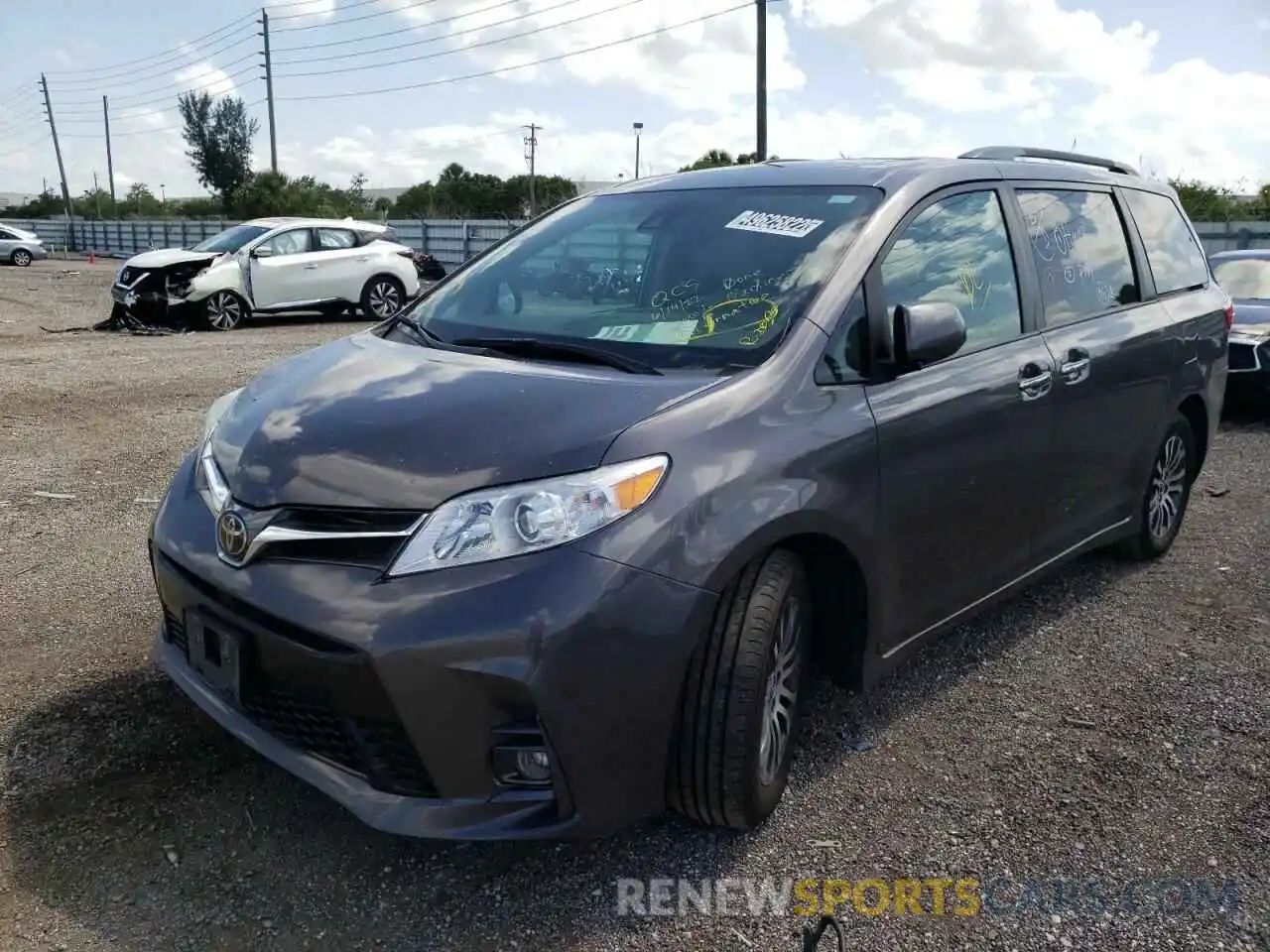 2 Photograph of a damaged car 5TDYZ3DC2KS984430 TOYOTA SIENNA 2019