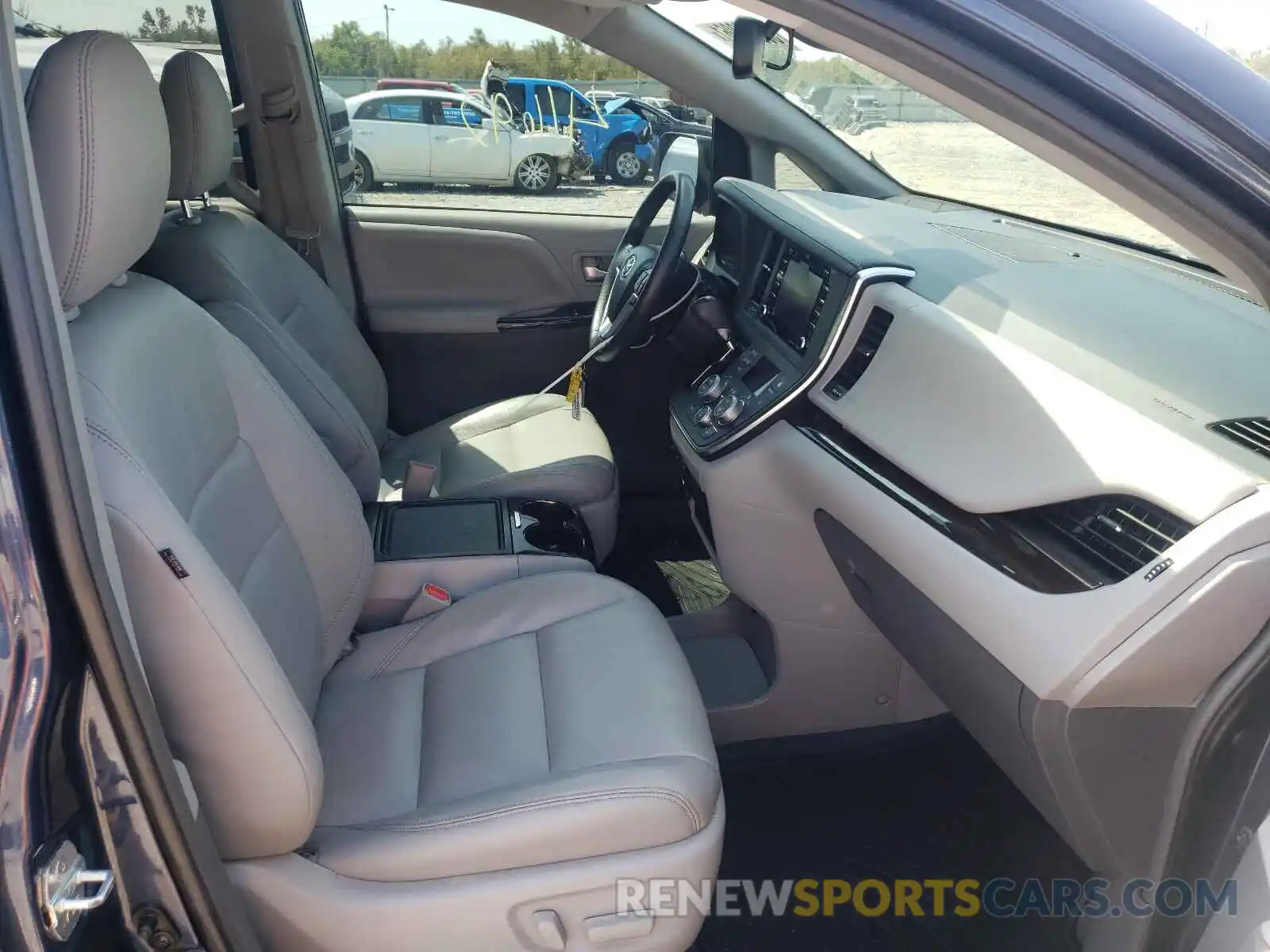 5 Photograph of a damaged car 5TDYZ3DC2KS989062 TOYOTA SIENNA 2019