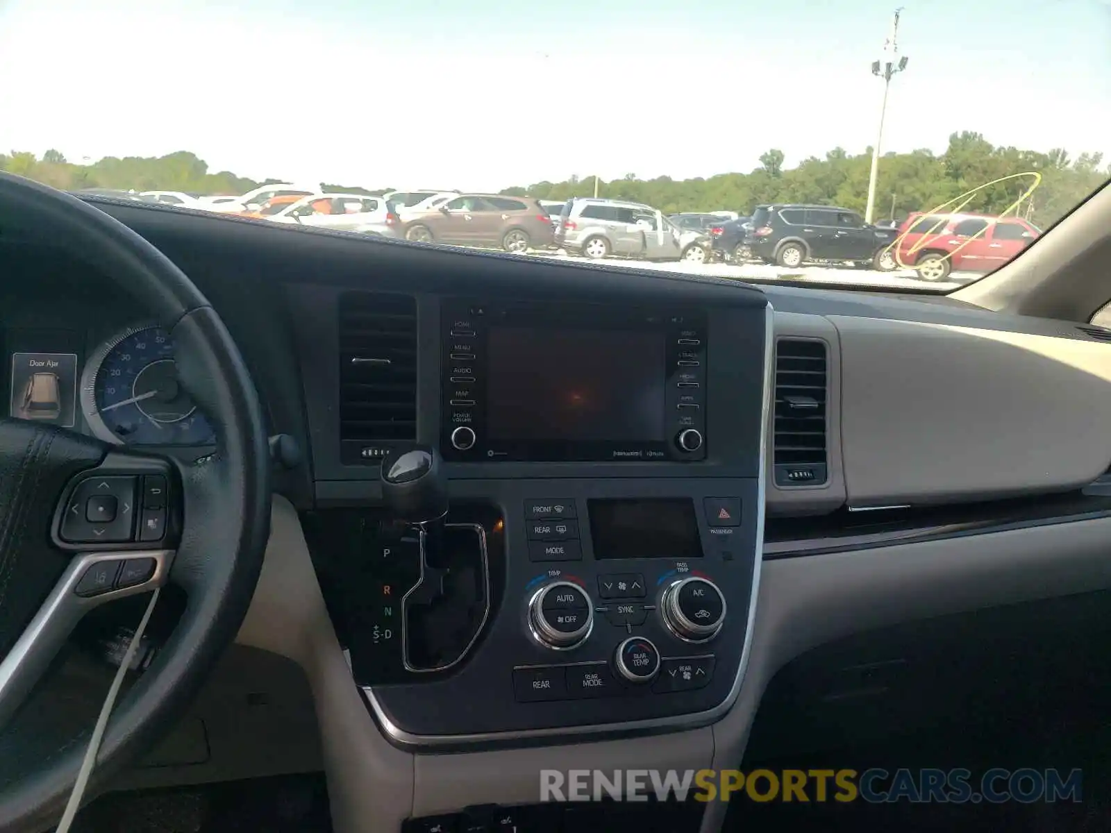 9 Photograph of a damaged car 5TDYZ3DC2KS989062 TOYOTA SIENNA 2019