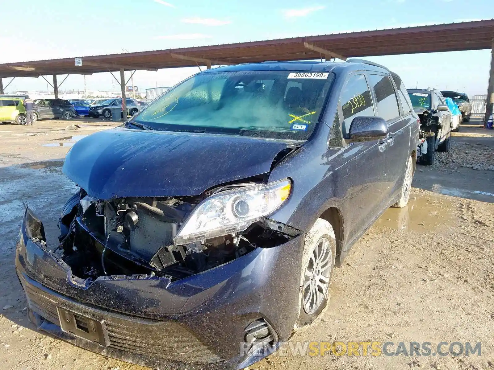 2 Photograph of a damaged car 5TDYZ3DC2KS989952 TOYOTA SIENNA 2019