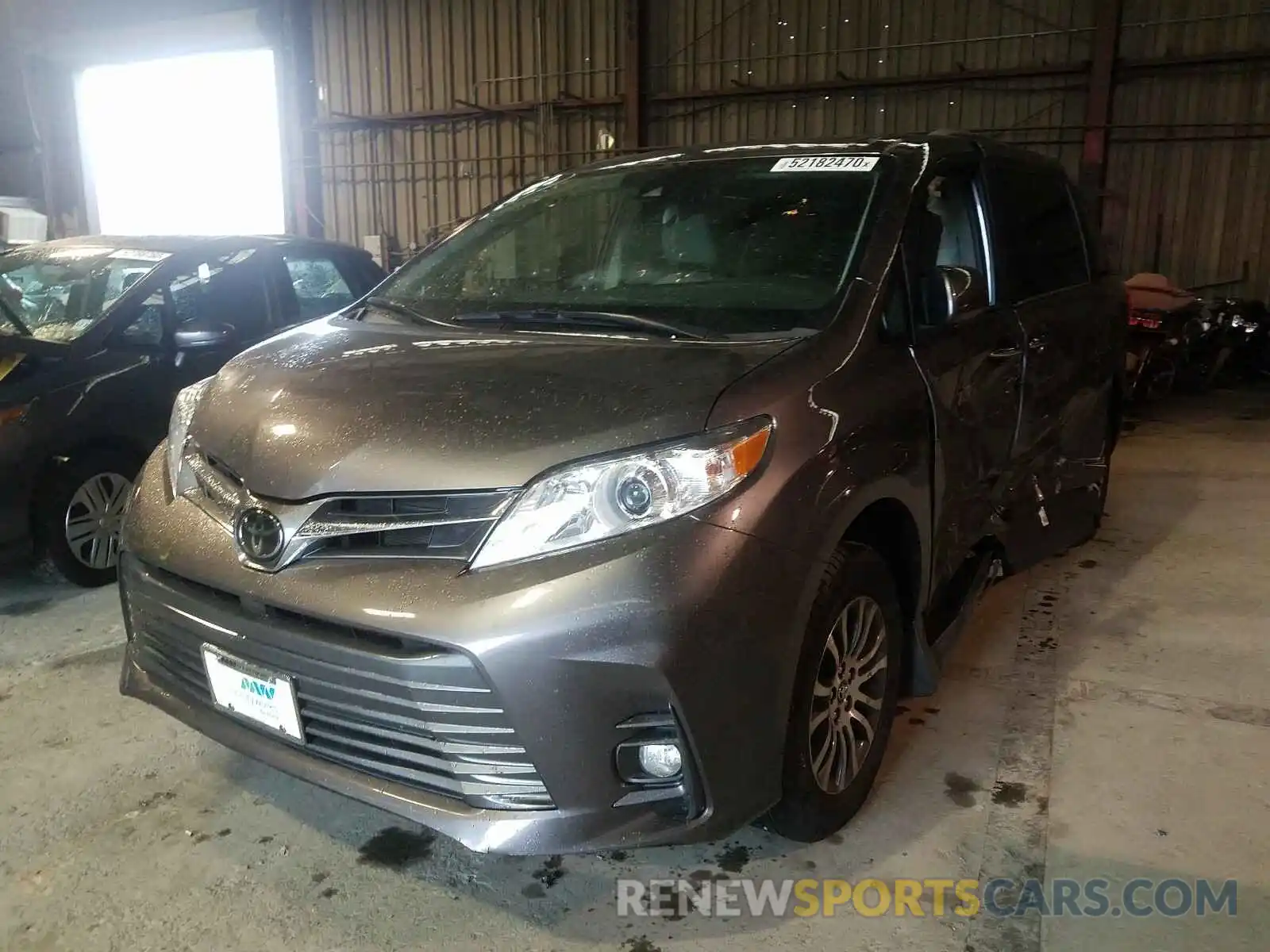 2 Фотография поврежденного автомобиля 5TDYZ3DC2KS991541 TOYOTA SIENNA 2019