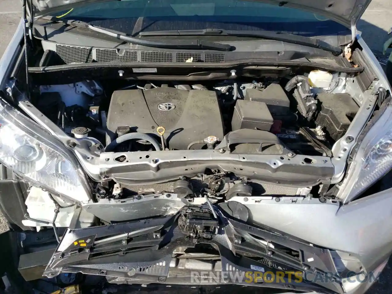 7 Photograph of a damaged car 5TDYZ3DC2KS994987 TOYOTA SIENNA 2019