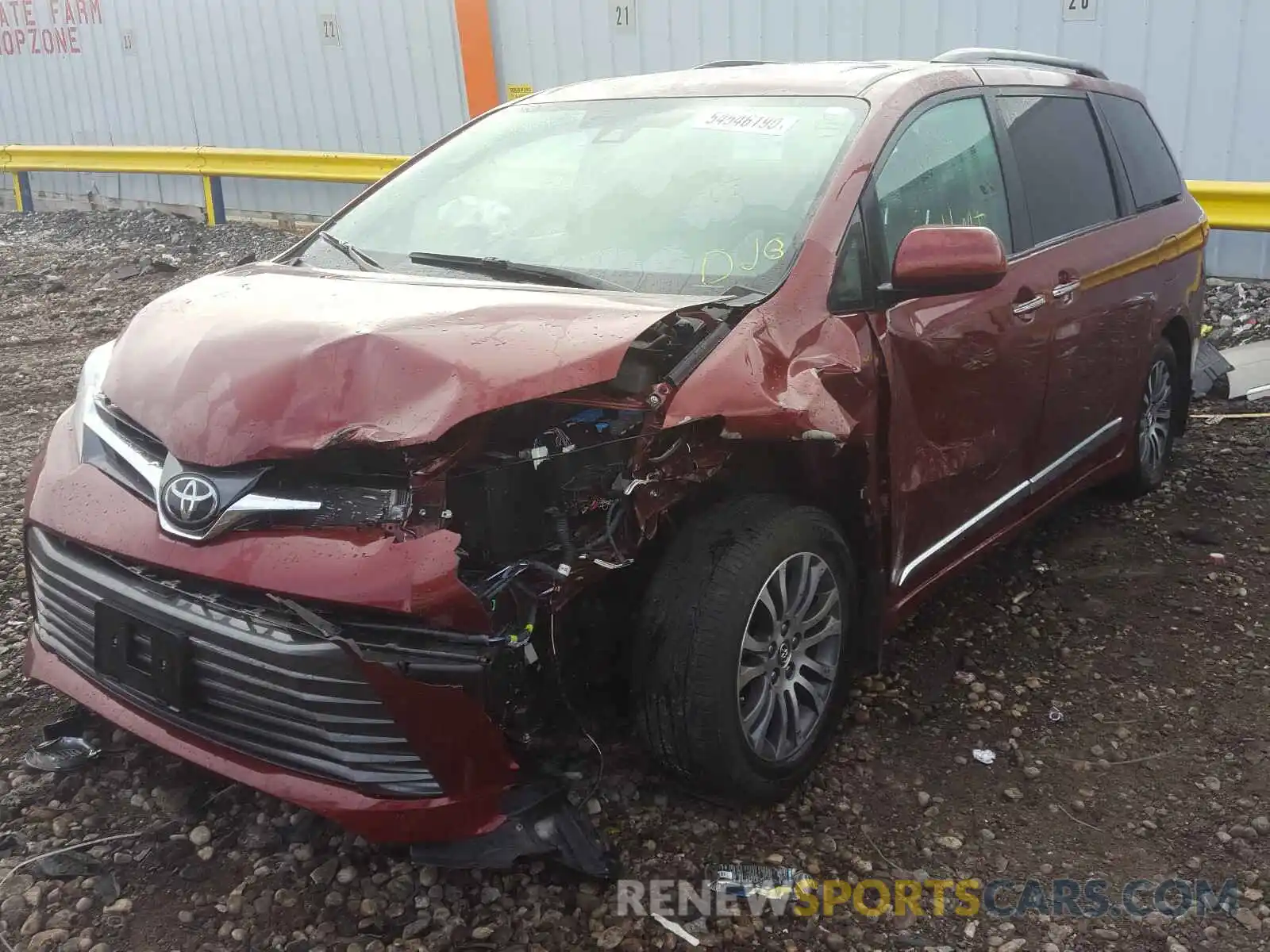 2 Фотография поврежденного автомобиля 5TDYZ3DC2KS995007 TOYOTA SIENNA 2019