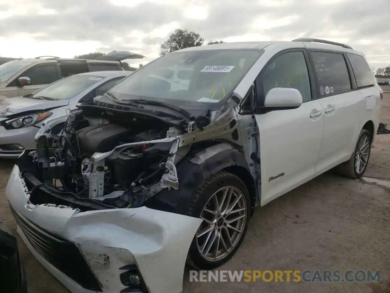 2 Photograph of a damaged car 5TDYZ3DC3KS007975 TOYOTA SIENNA 2019