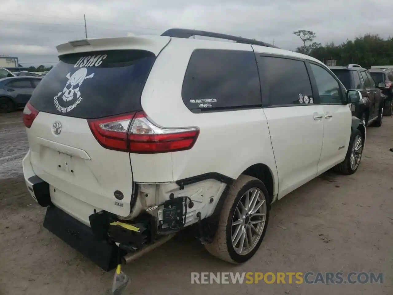 4 Photograph of a damaged car 5TDYZ3DC3KS007975 TOYOTA SIENNA 2019