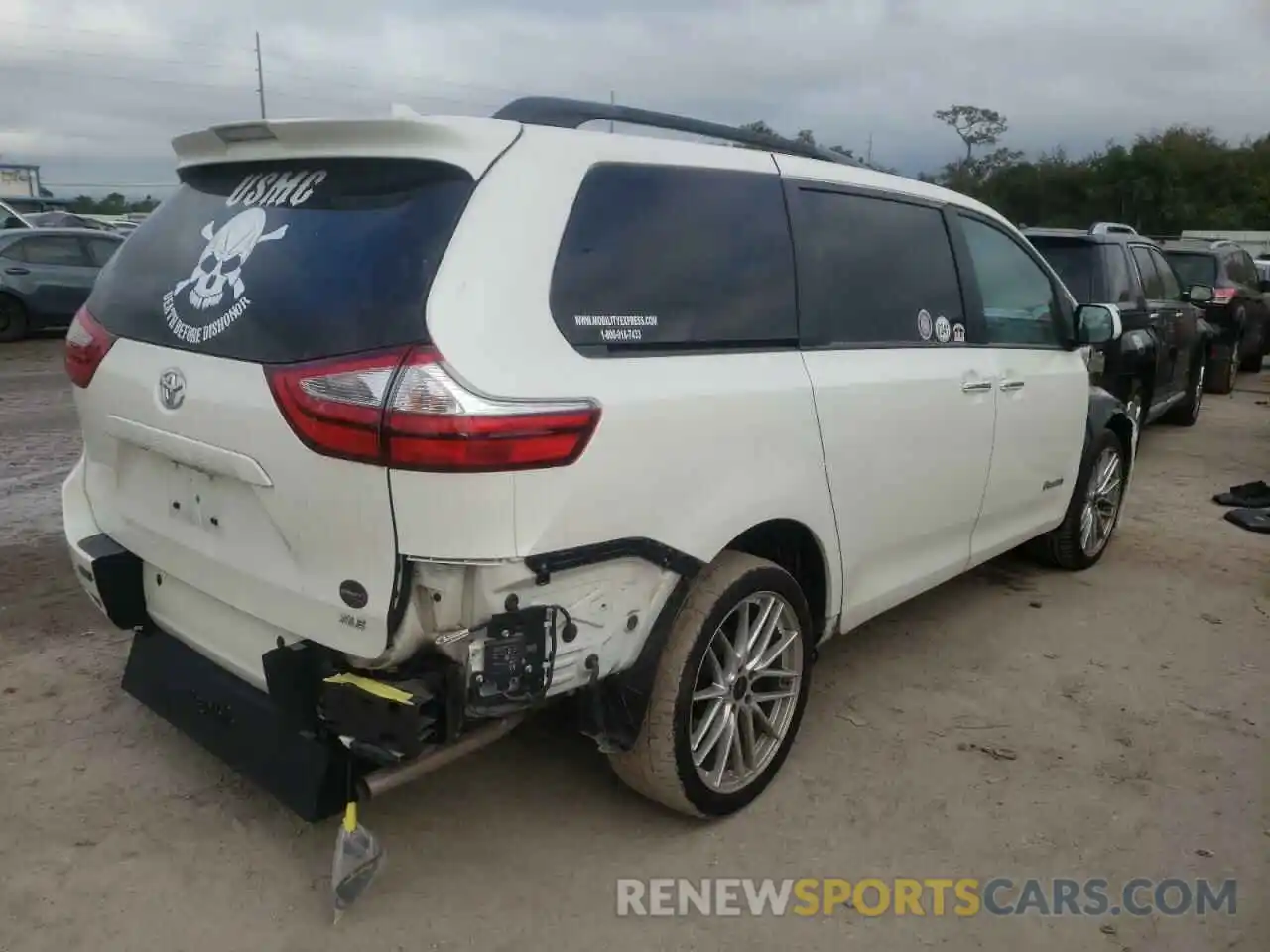 9 Photograph of a damaged car 5TDYZ3DC3KS007975 TOYOTA SIENNA 2019