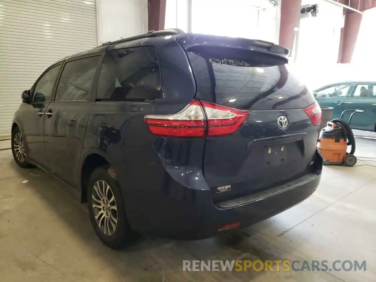 3 Фотография поврежденного автомобиля 5TDYZ3DC3KS009032 TOYOTA SIENNA 2019