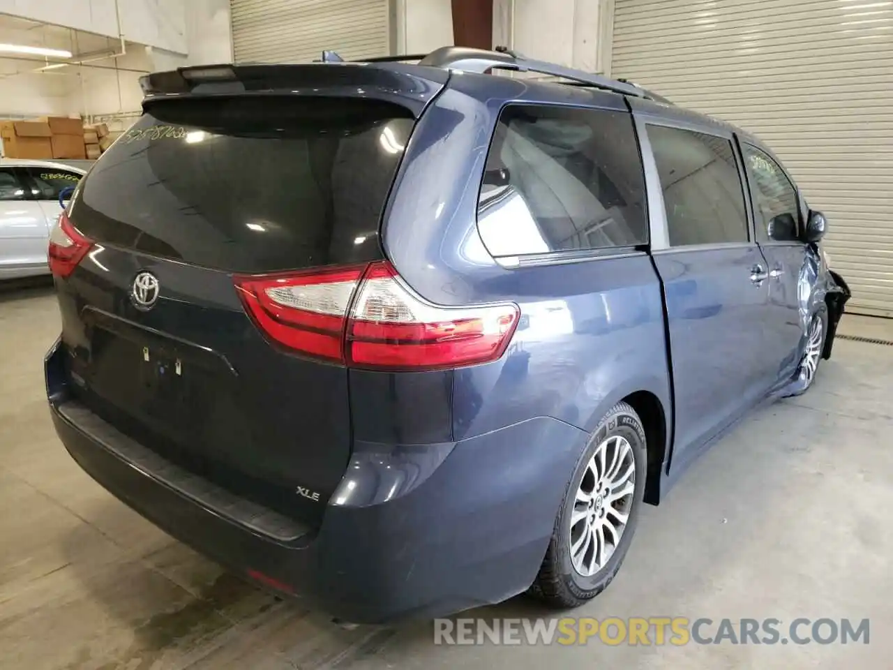 4 Фотография поврежденного автомобиля 5TDYZ3DC3KS009032 TOYOTA SIENNA 2019