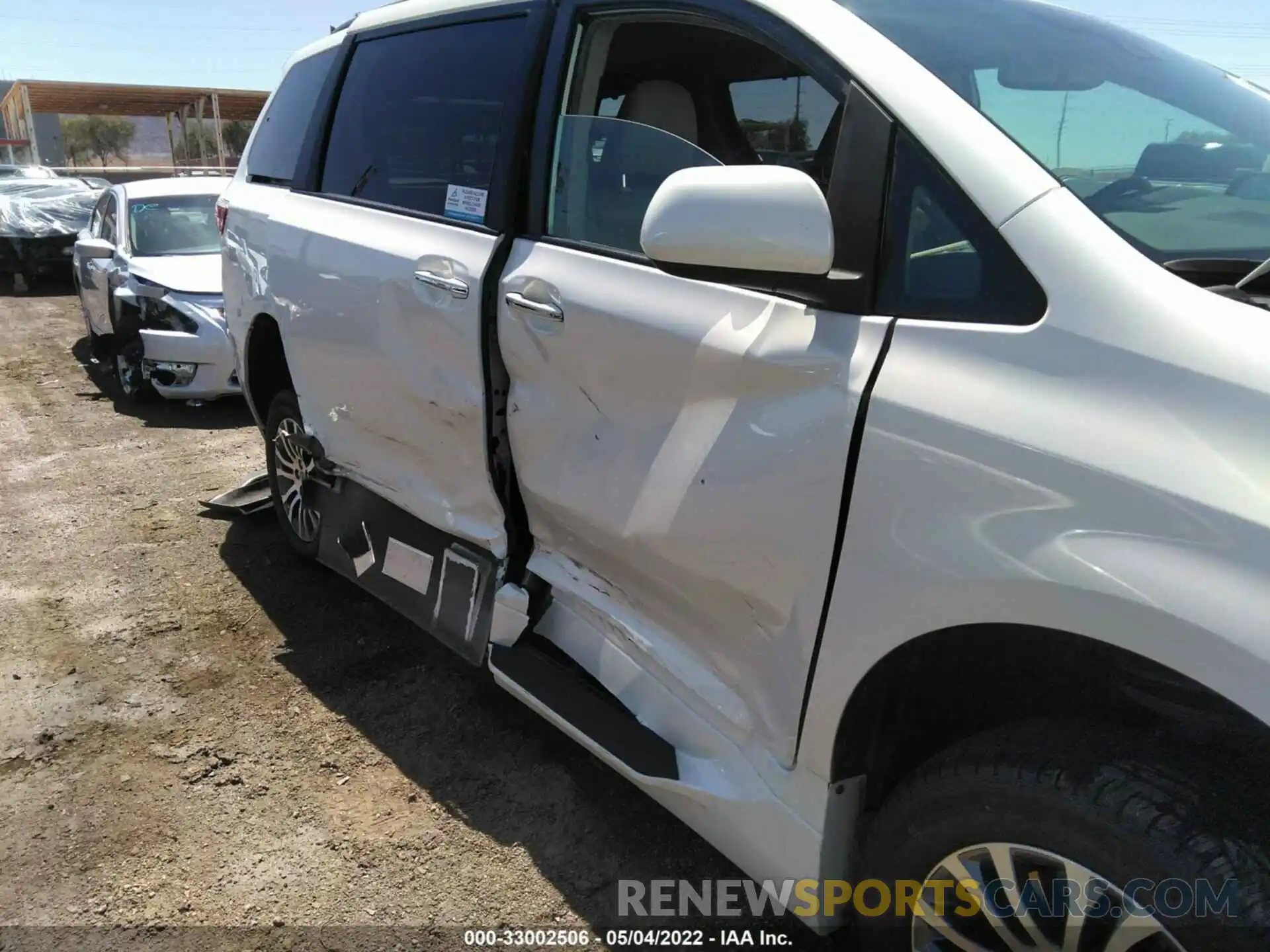 6 Photograph of a damaged car 5TDYZ3DC3KS009550 TOYOTA SIENNA 2019