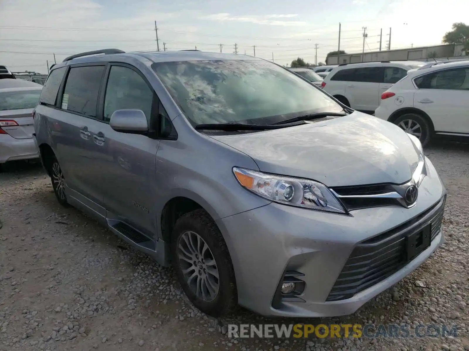 1 Photograph of a damaged car 5TDYZ3DC3KS012514 TOYOTA SIENNA 2019