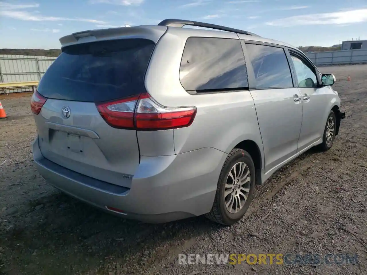 4 Фотография поврежденного автомобиля 5TDYZ3DC3KS012626 TOYOTA SIENNA 2019