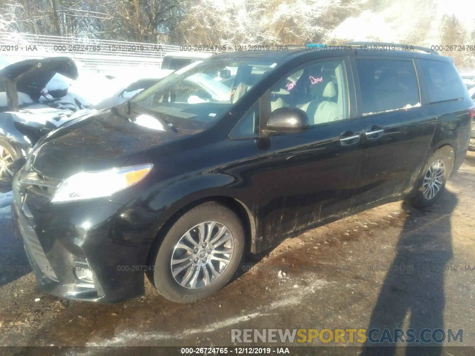 2 Фотография поврежденного автомобиля 5TDYZ3DC3KS012741 TOYOTA SIENNA 2019