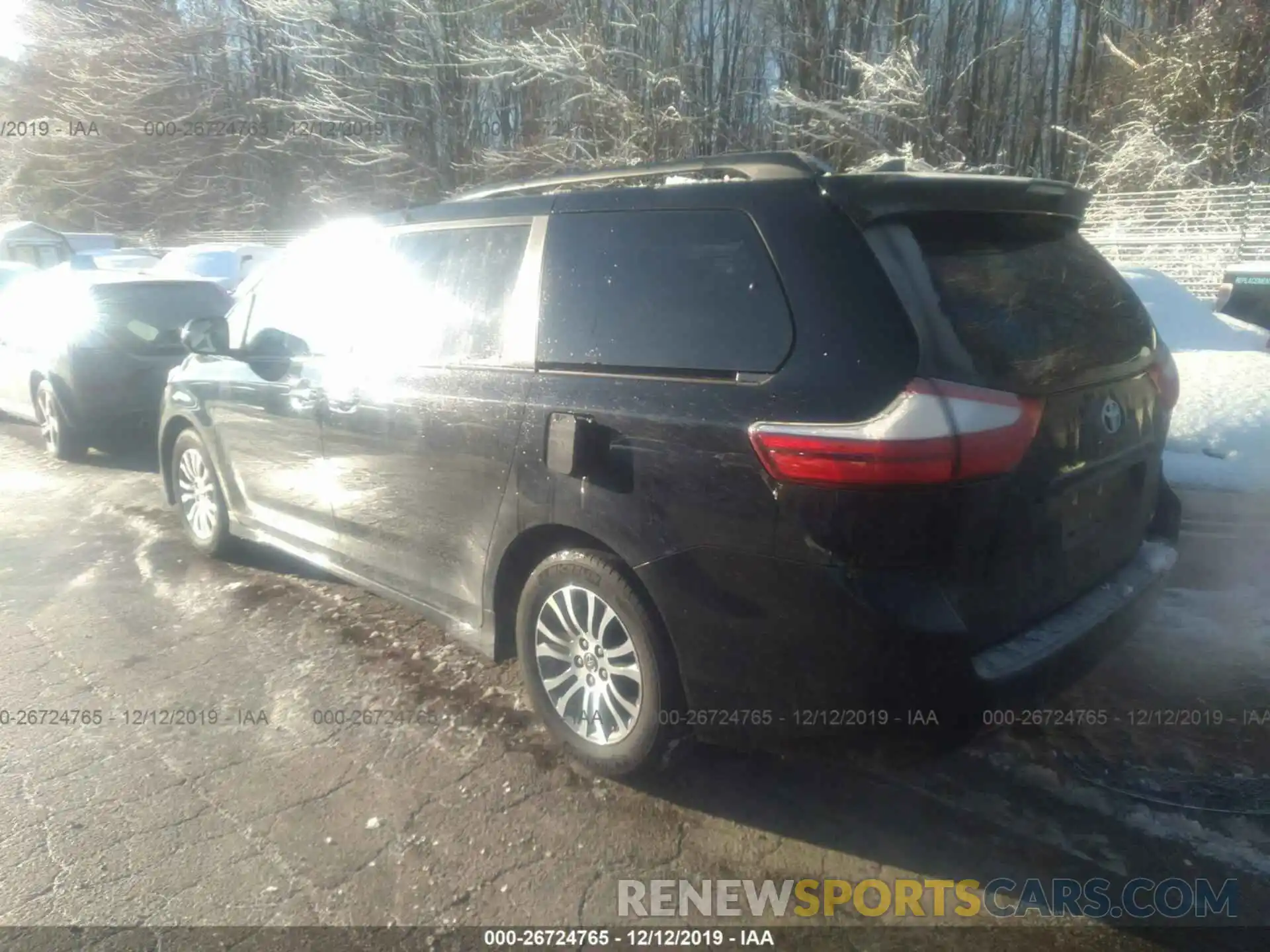 3 Photograph of a damaged car 5TDYZ3DC3KS012741 TOYOTA SIENNA 2019