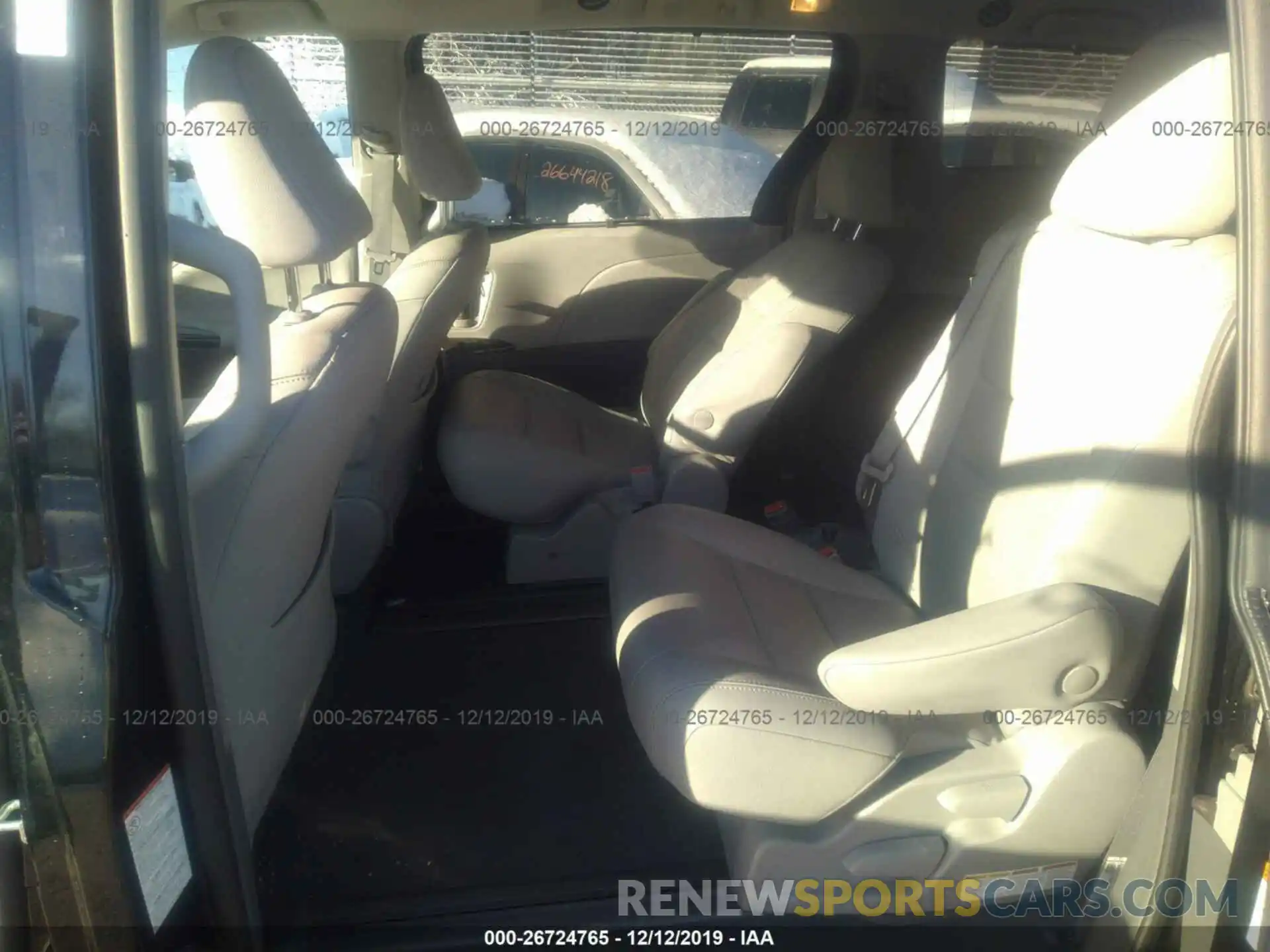 8 Фотография поврежденного автомобиля 5TDYZ3DC3KS012741 TOYOTA SIENNA 2019