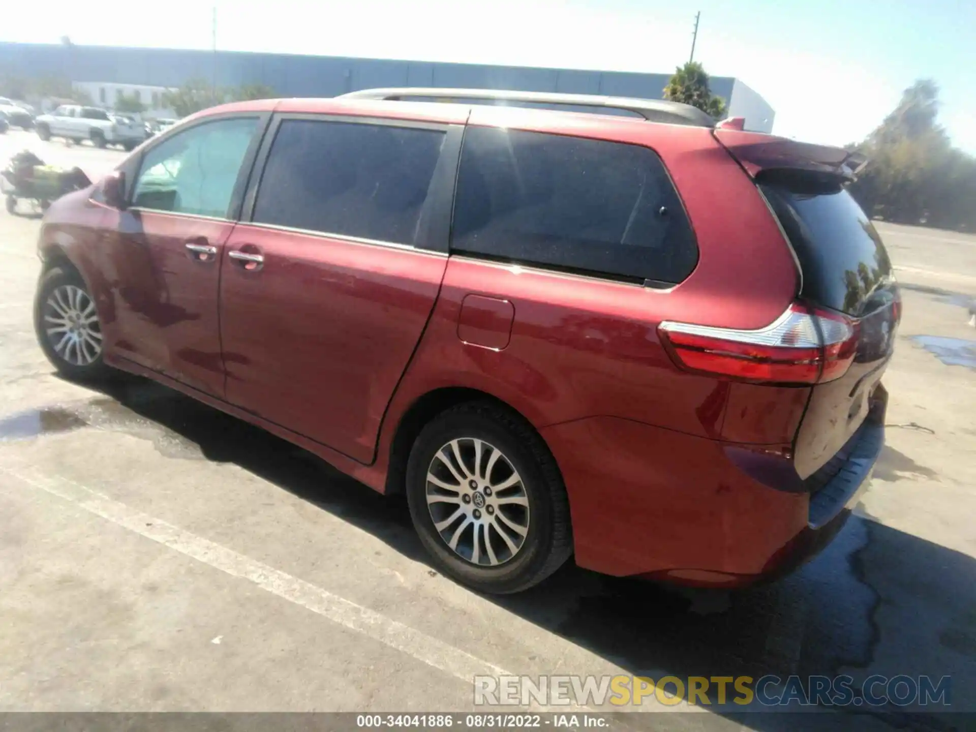 3 Photograph of a damaged car 5TDYZ3DC3KS015056 TOYOTA SIENNA 2019