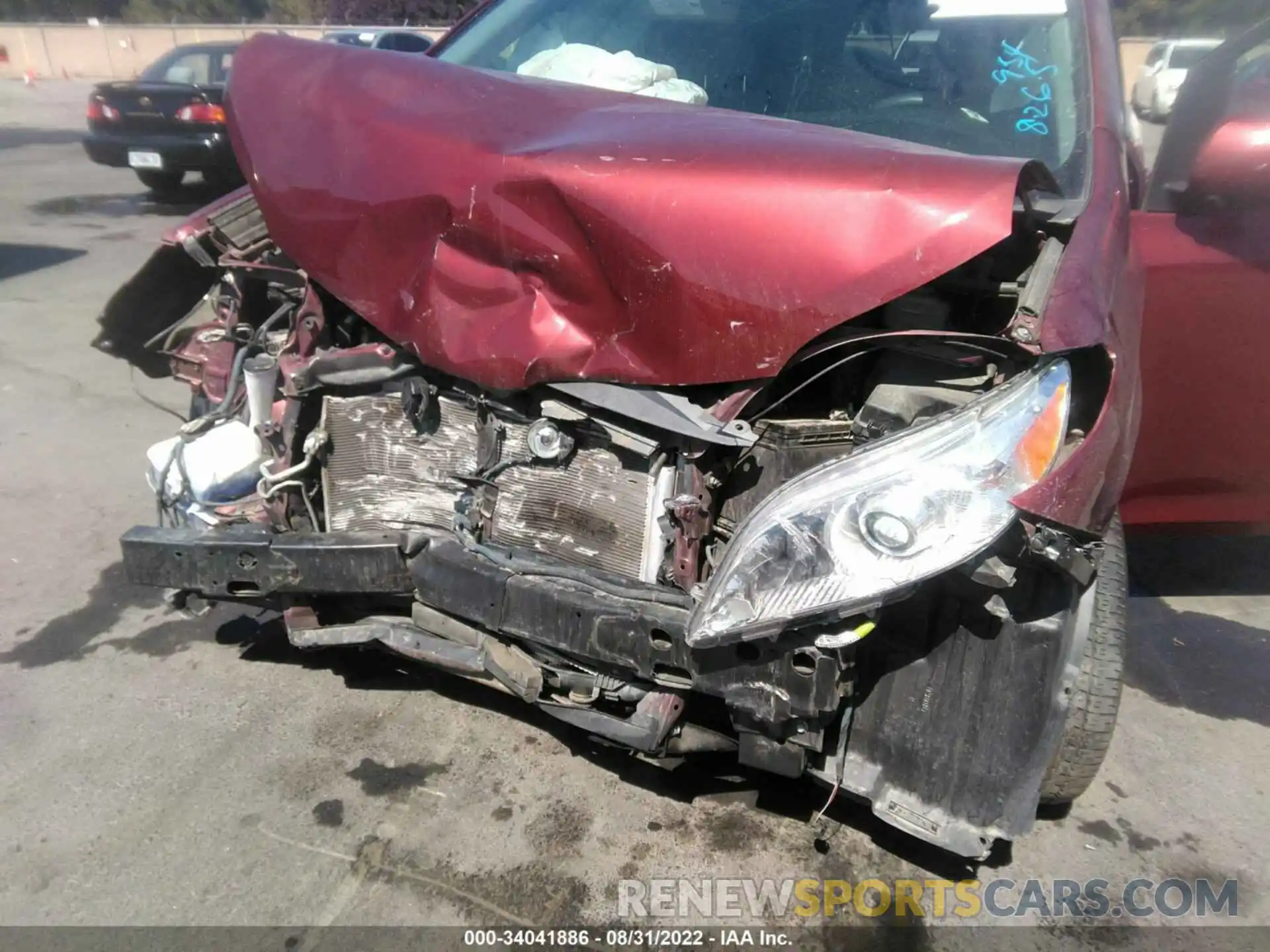 6 Photograph of a damaged car 5TDYZ3DC3KS015056 TOYOTA SIENNA 2019