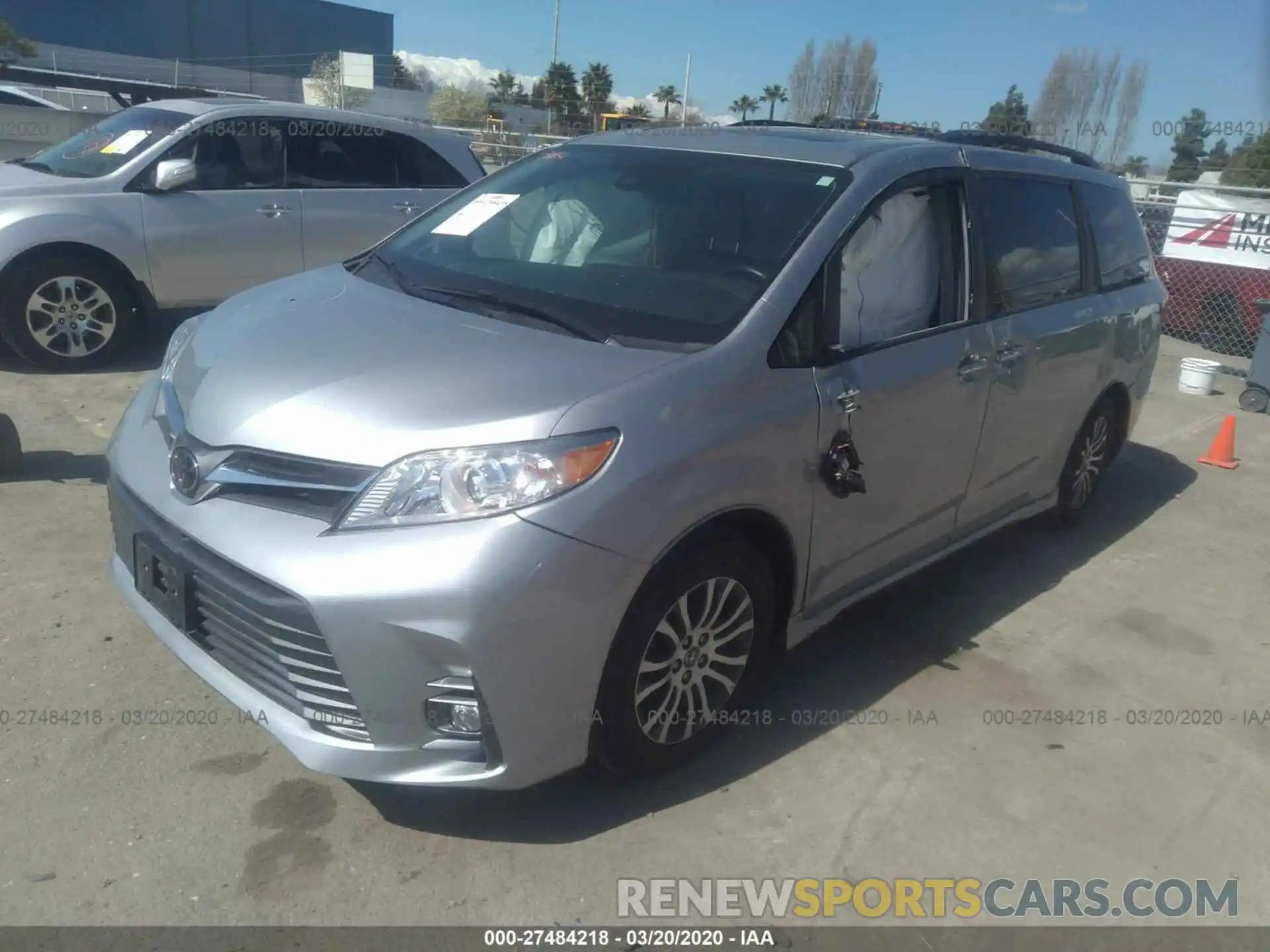 2 Фотография поврежденного автомобиля 5TDYZ3DC3KS015235 TOYOTA SIENNA 2019