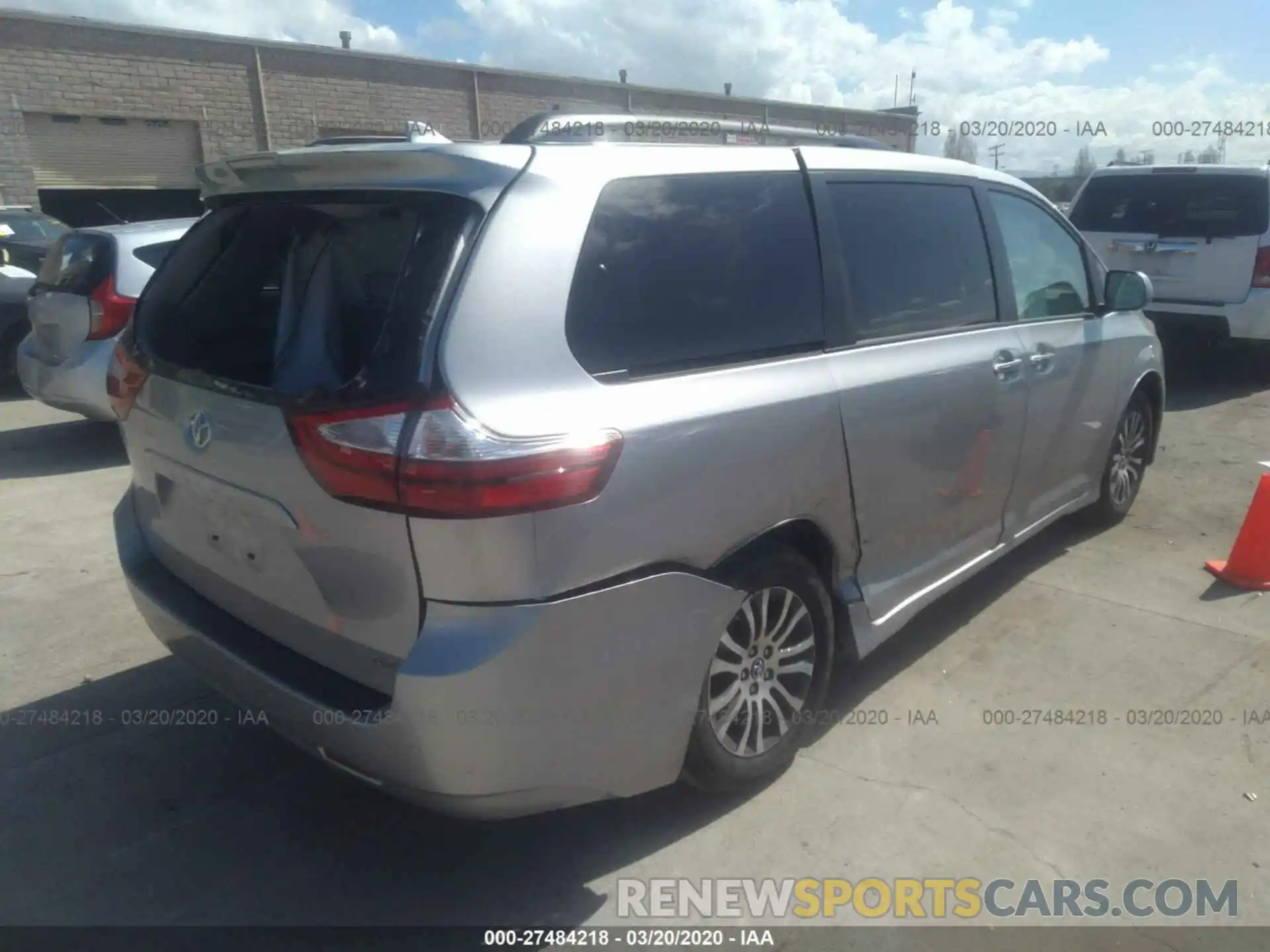 4 Фотография поврежденного автомобиля 5TDYZ3DC3KS015235 TOYOTA SIENNA 2019