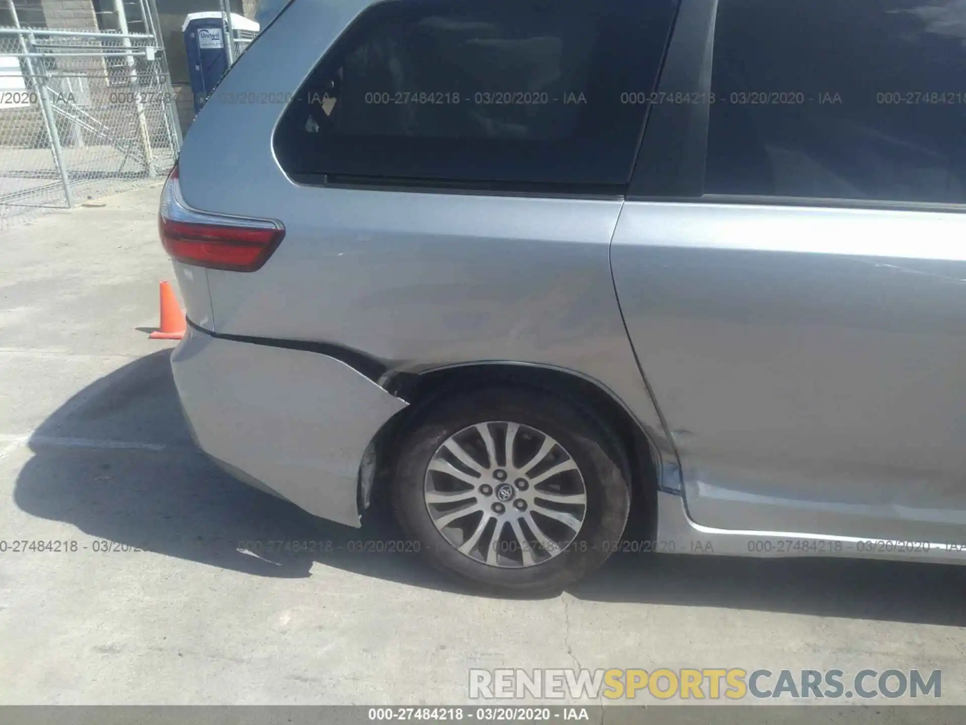 6 Photograph of a damaged car 5TDYZ3DC3KS015235 TOYOTA SIENNA 2019