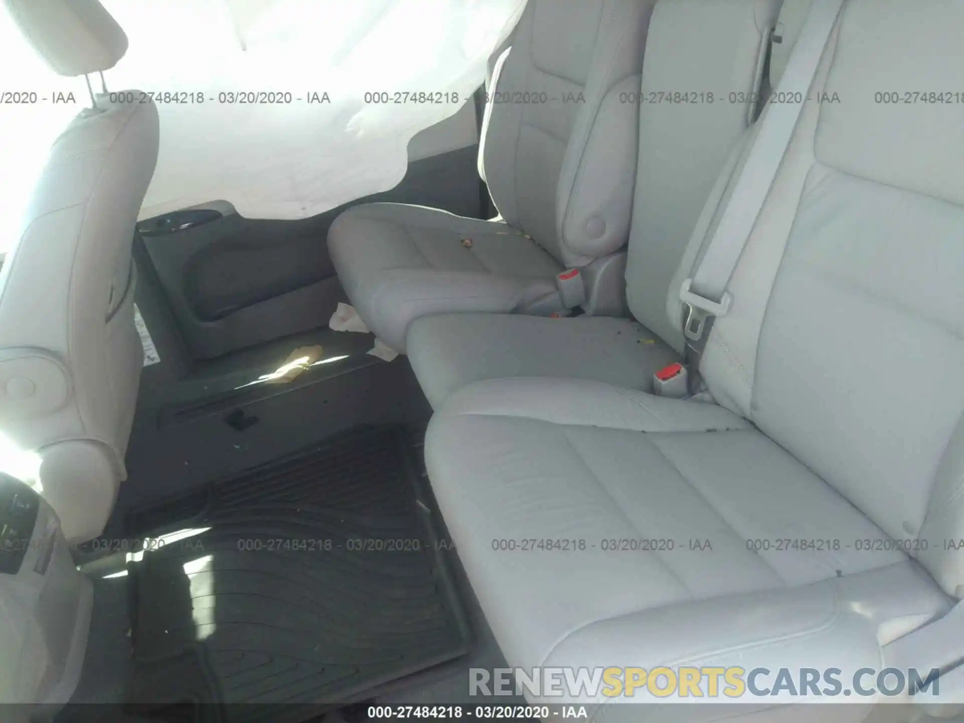 8 Photograph of a damaged car 5TDYZ3DC3KS015235 TOYOTA SIENNA 2019