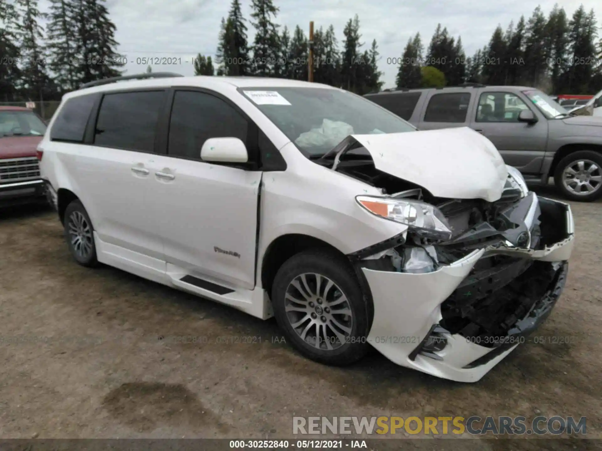 1 Фотография поврежденного автомобиля 5TDYZ3DC3KS019009 TOYOTA SIENNA 2019