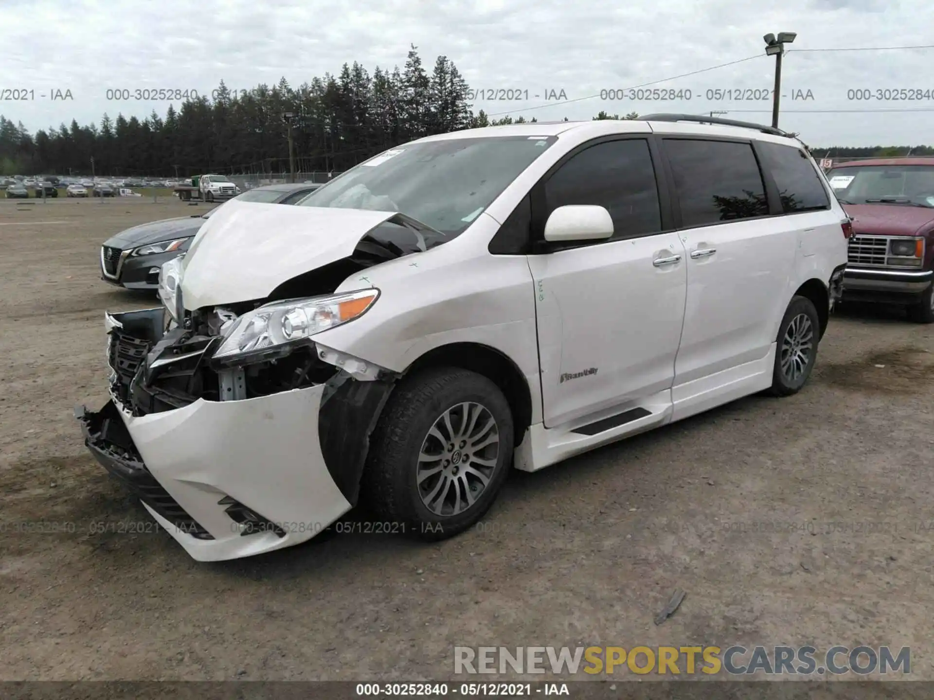 2 Фотография поврежденного автомобиля 5TDYZ3DC3KS019009 TOYOTA SIENNA 2019