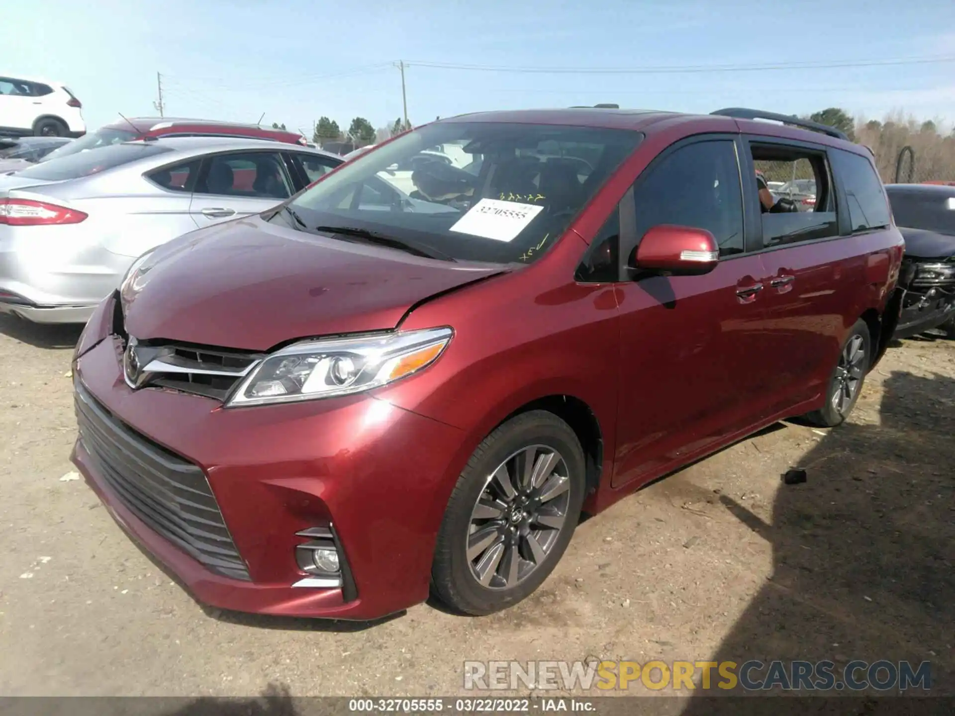 2 Photograph of a damaged car 5TDYZ3DC3KS020029 TOYOTA SIENNA 2019