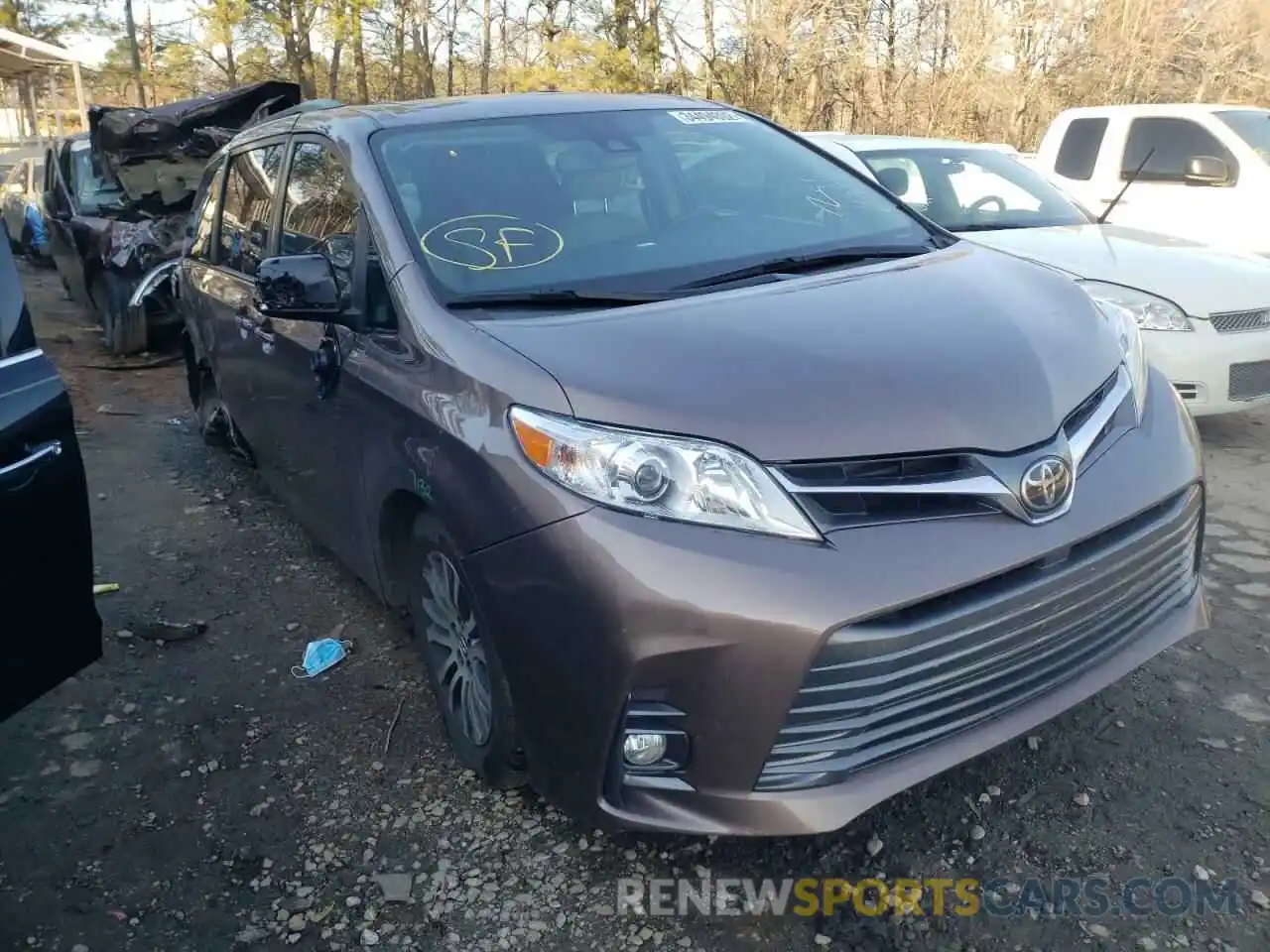 1 Фотография поврежденного автомобиля 5TDYZ3DC3KS974568 TOYOTA SIENNA 2019