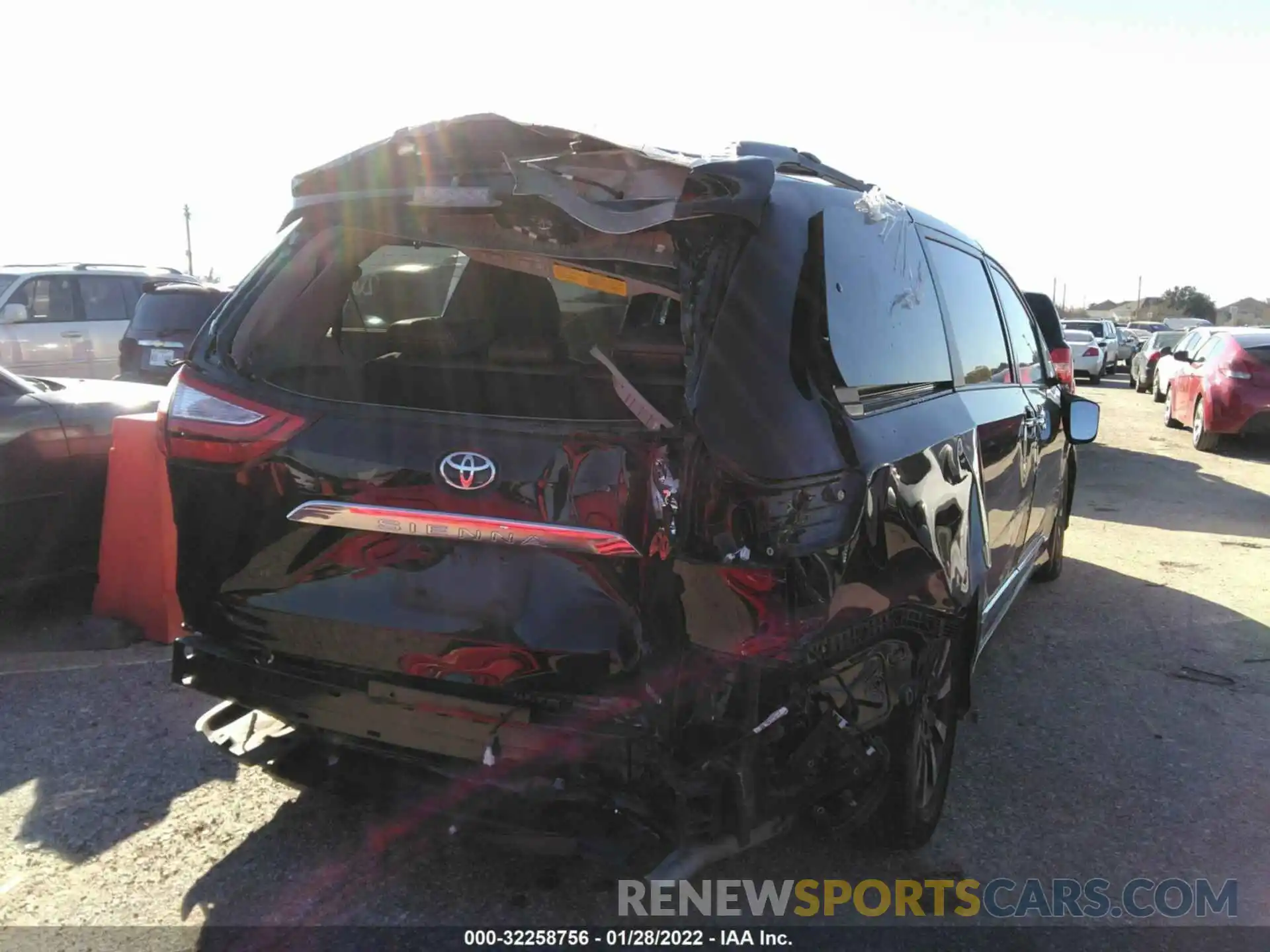 6 Photograph of a damaged car 5TDYZ3DC3KS983982 TOYOTA SIENNA 2019