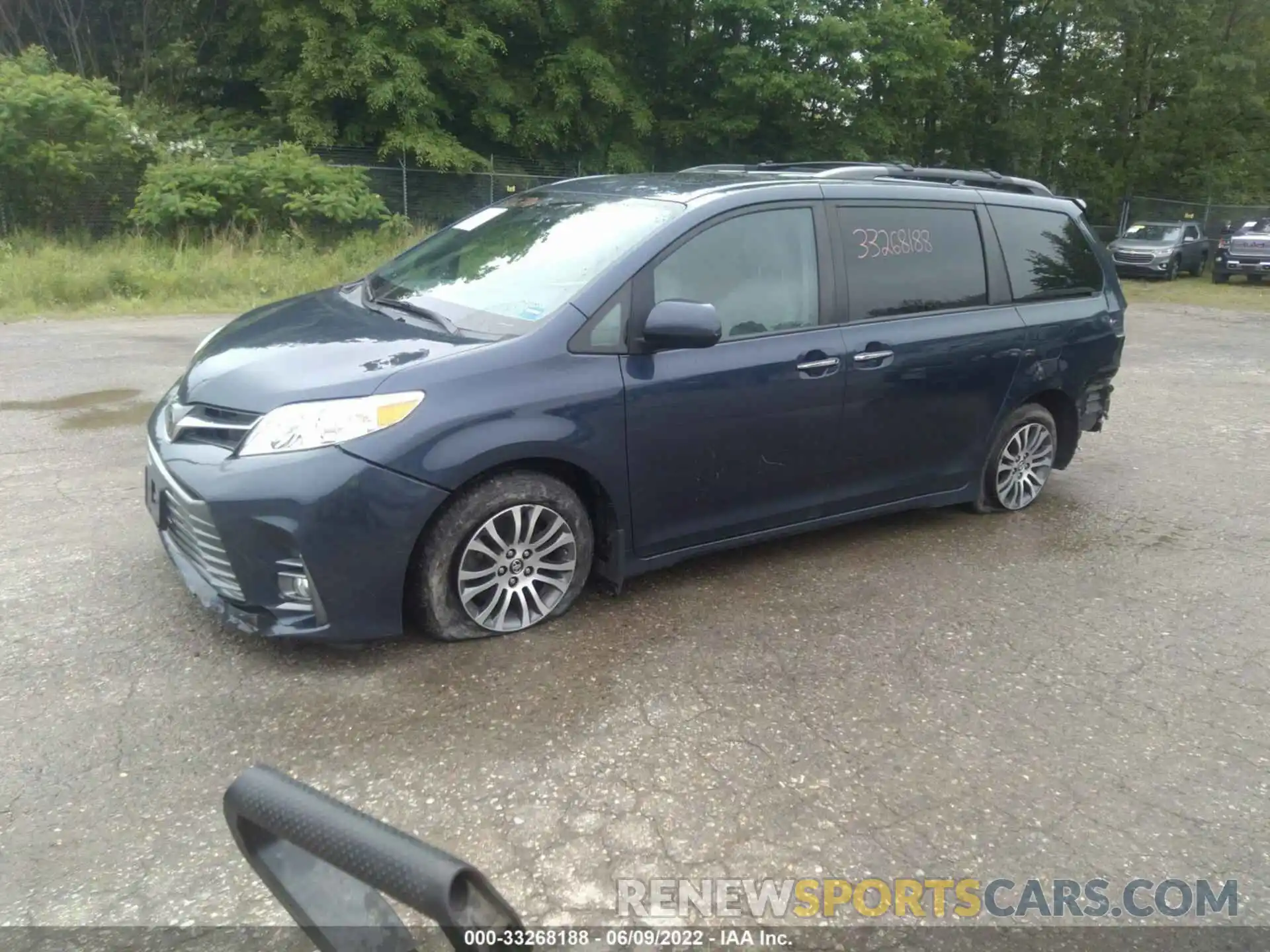 2 Фотография поврежденного автомобиля 5TDYZ3DC3KS984131 TOYOTA SIENNA 2019