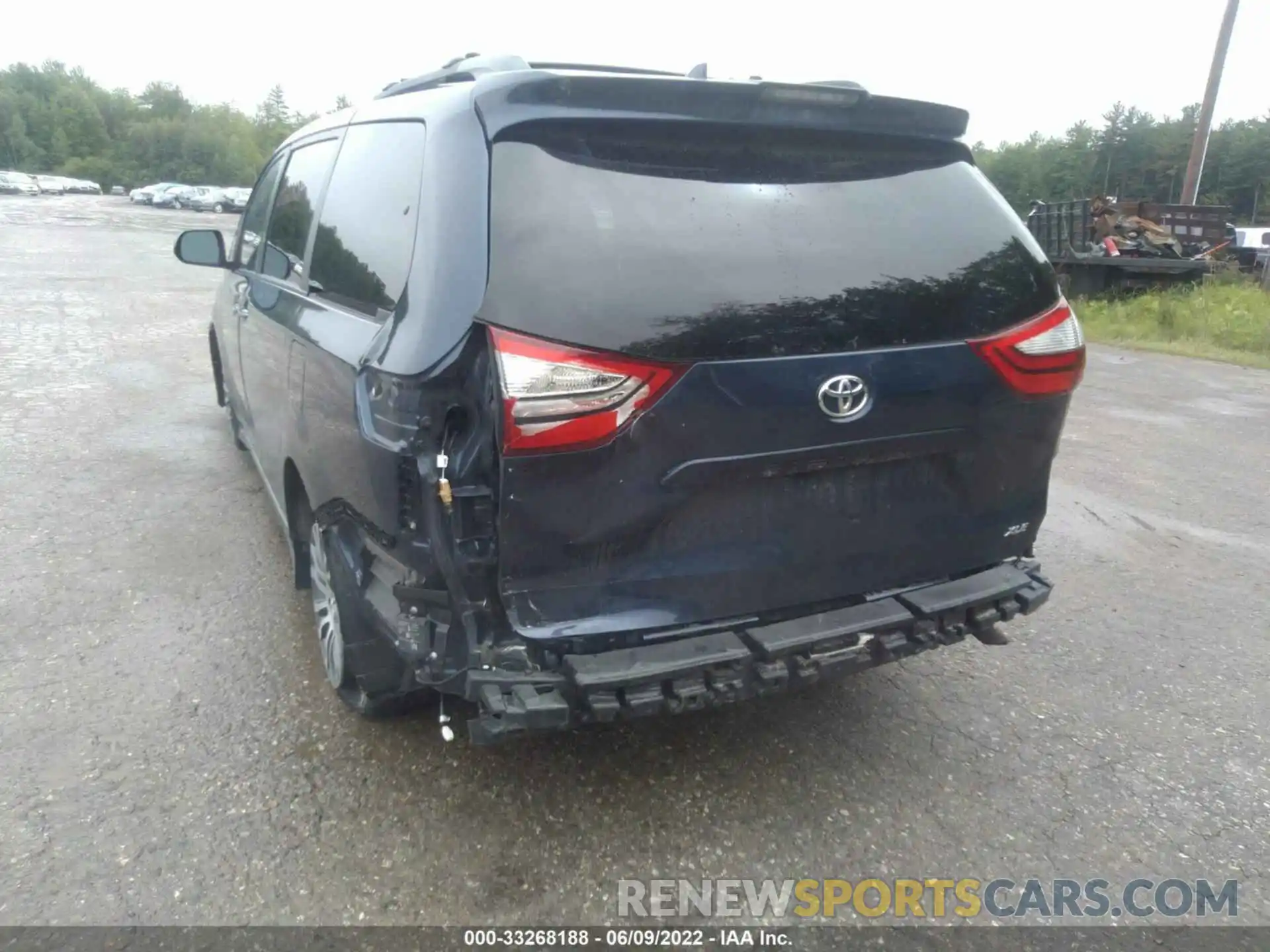 6 Photograph of a damaged car 5TDYZ3DC3KS984131 TOYOTA SIENNA 2019