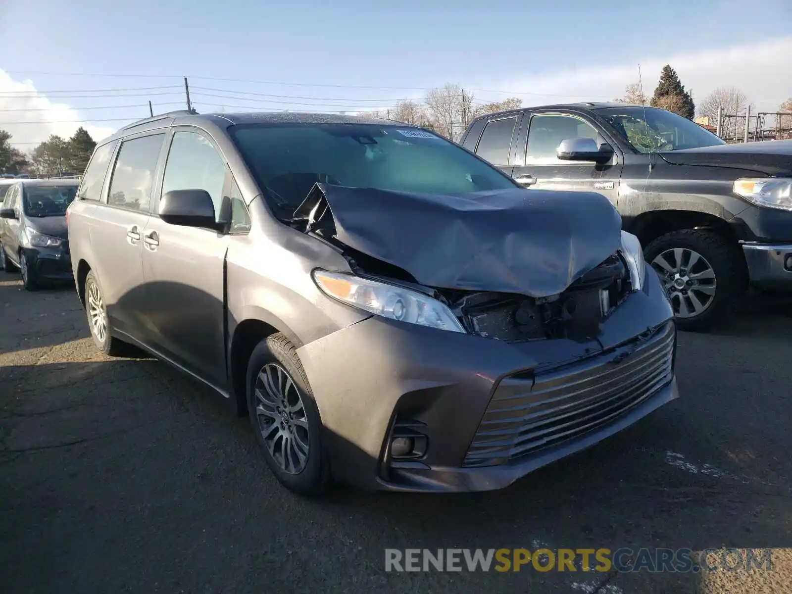 1 Фотография поврежденного автомобиля 5TDYZ3DC3KS984310 TOYOTA SIENNA 2019