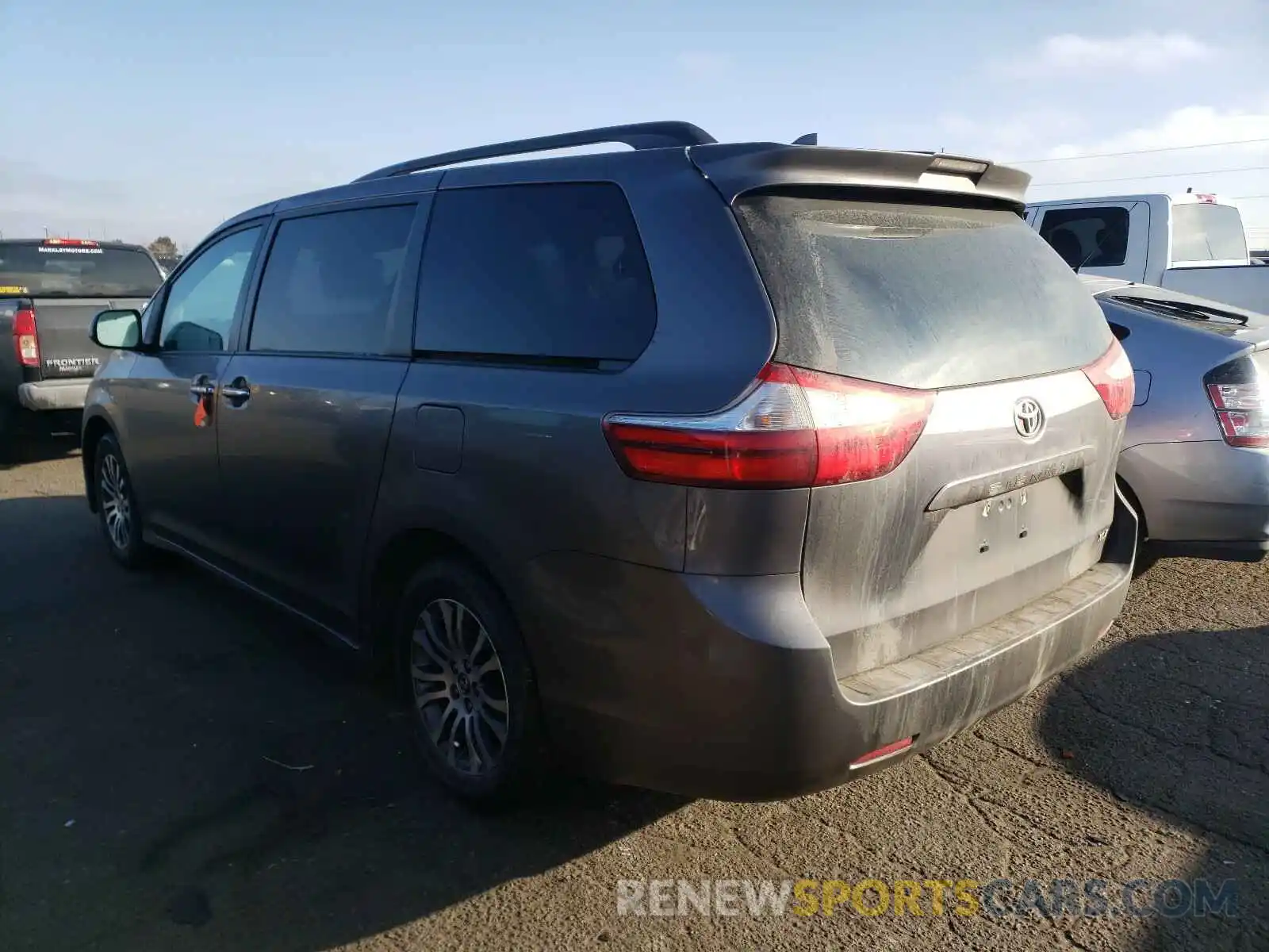 3 Фотография поврежденного автомобиля 5TDYZ3DC3KS984310 TOYOTA SIENNA 2019