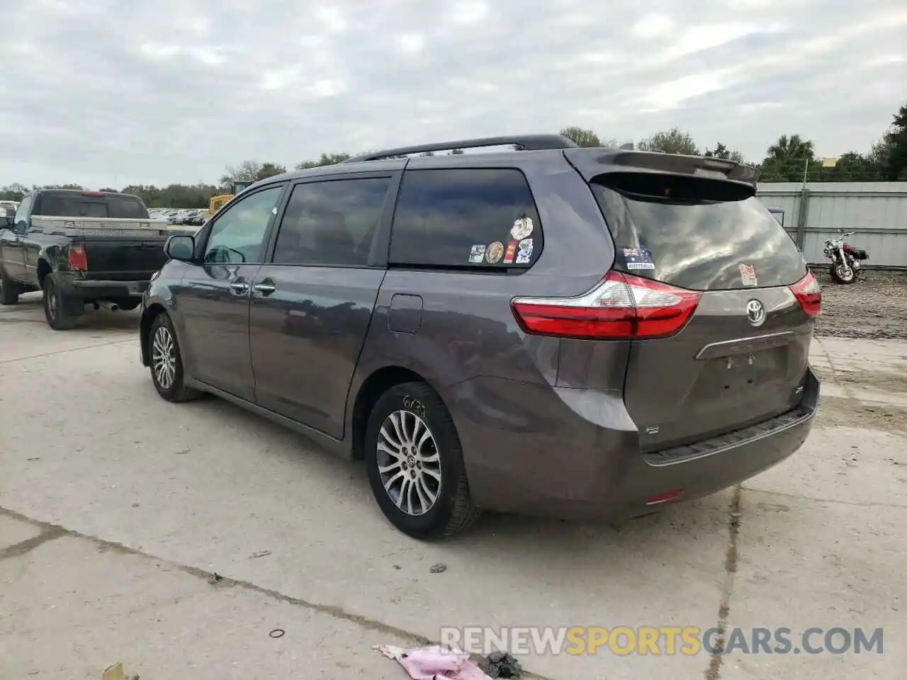 3 Фотография поврежденного автомобиля 5TDYZ3DC3KS984968 TOYOTA SIENNA 2019