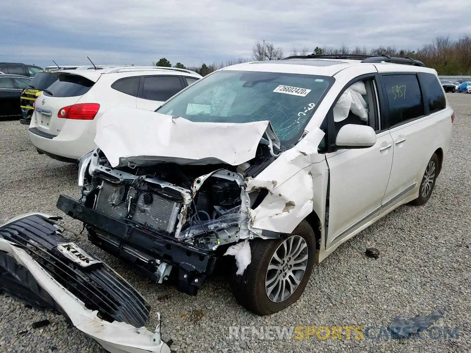2 Photograph of a damaged car 5TDYZ3DC3KS985280 TOYOTA SIENNA 2019