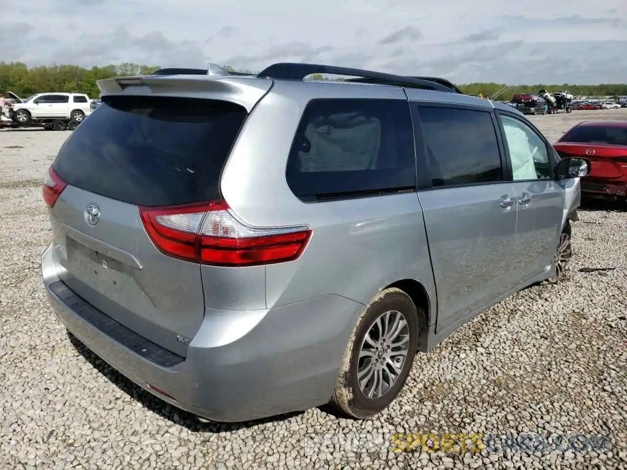 4 Фотография поврежденного автомобиля 5TDYZ3DC3KS985442 TOYOTA SIENNA 2019