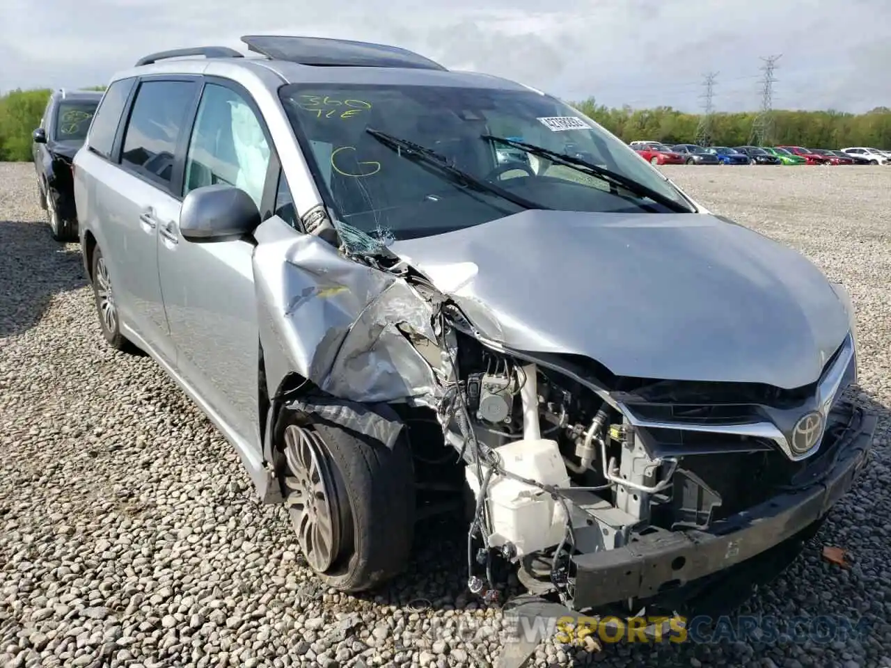 9 Photograph of a damaged car 5TDYZ3DC3KS985442 TOYOTA SIENNA 2019