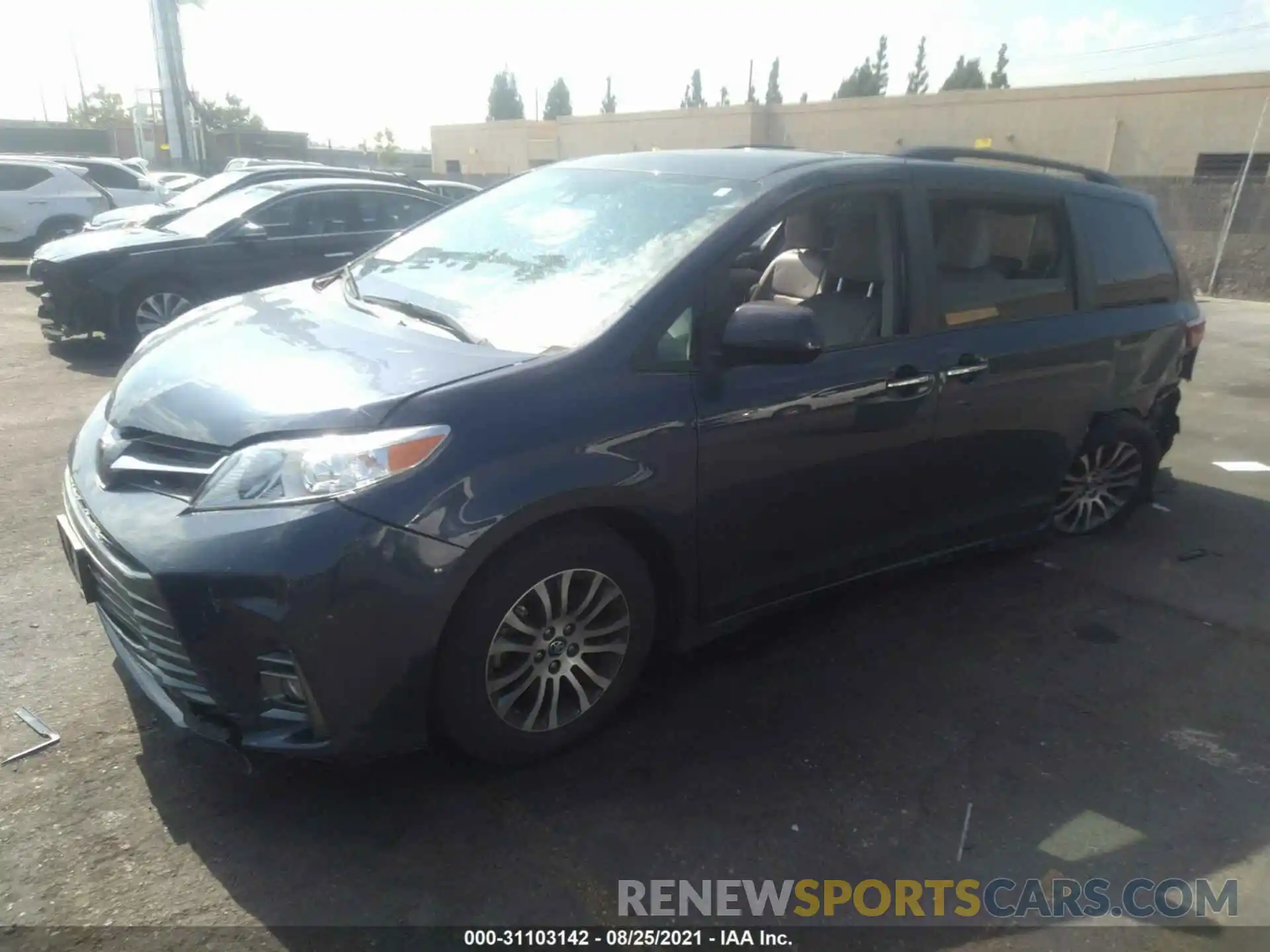 2 Photograph of a damaged car 5TDYZ3DC3KS987515 TOYOTA SIENNA 2019