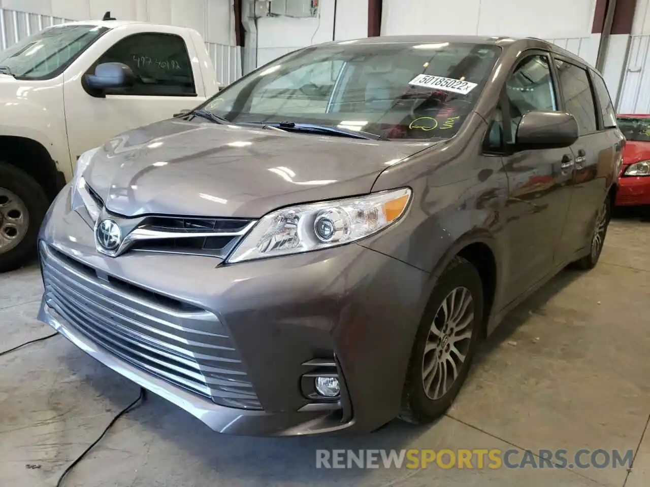 2 Photograph of a damaged car 5TDYZ3DC3KS992276 TOYOTA SIENNA 2019