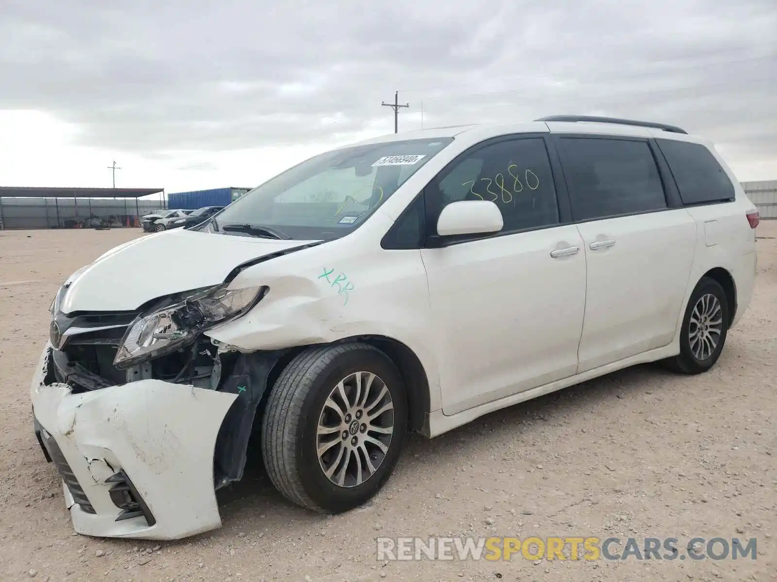 2 Photograph of a damaged car 5TDYZ3DC3KS992441 TOYOTA SIENNA 2019