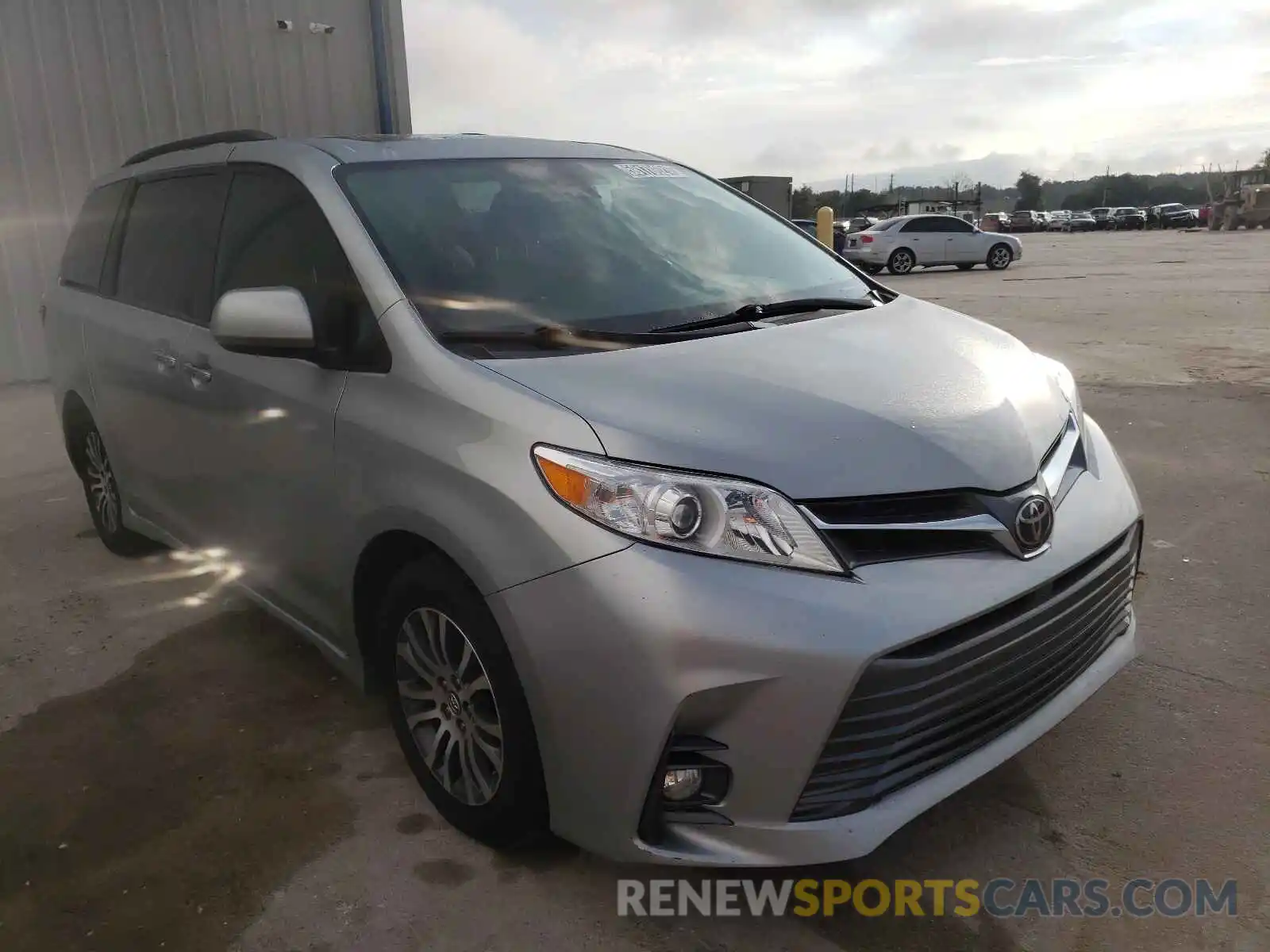 1 Photograph of a damaged car 5TDYZ3DC3KS993184 TOYOTA SIENNA 2019