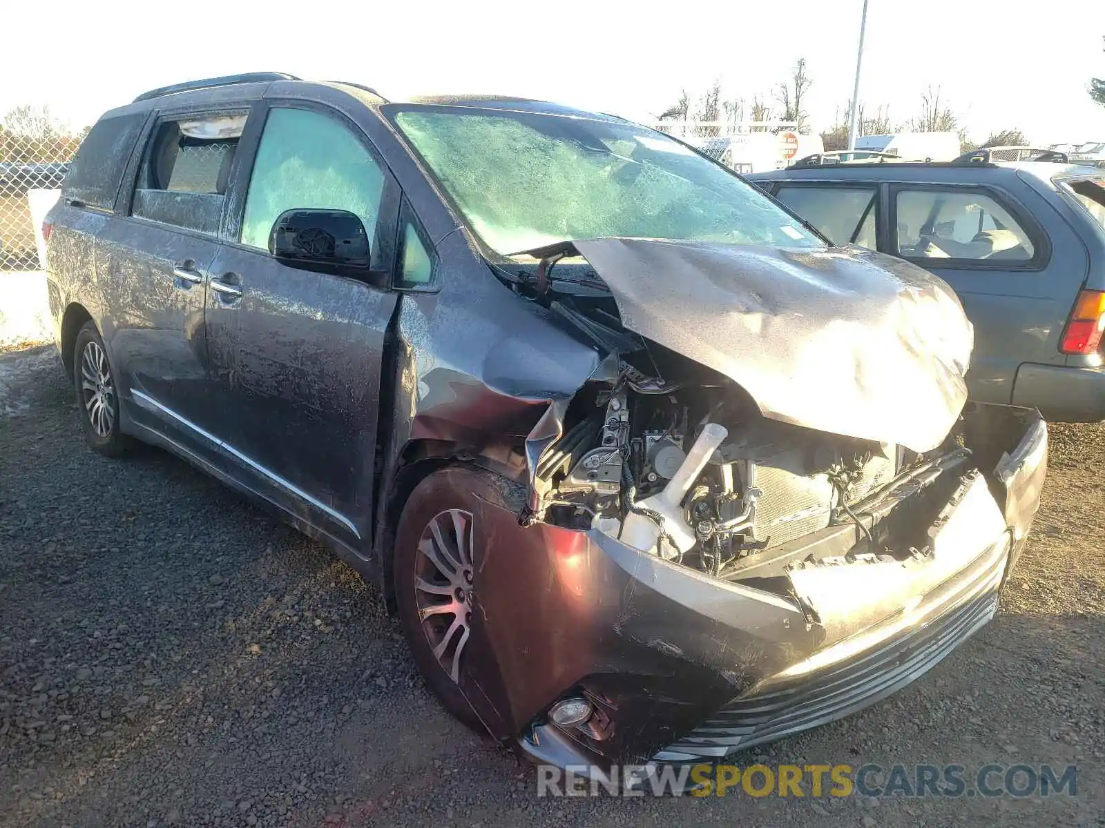 1 Photograph of a damaged car 5TDYZ3DC3KS993198 TOYOTA SIENNA 2019