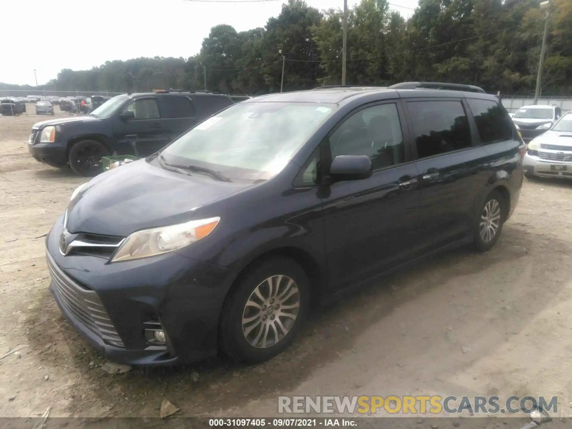 2 Photograph of a damaged car 5TDYZ3DC3KS999860 TOYOTA SIENNA 2019